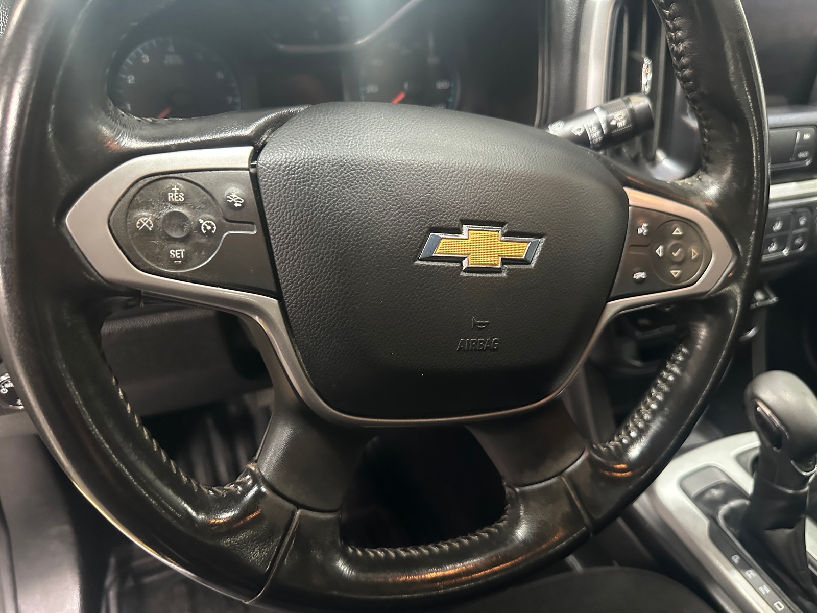 Thumbnail: 2022 Chevrolet Colorado - 5