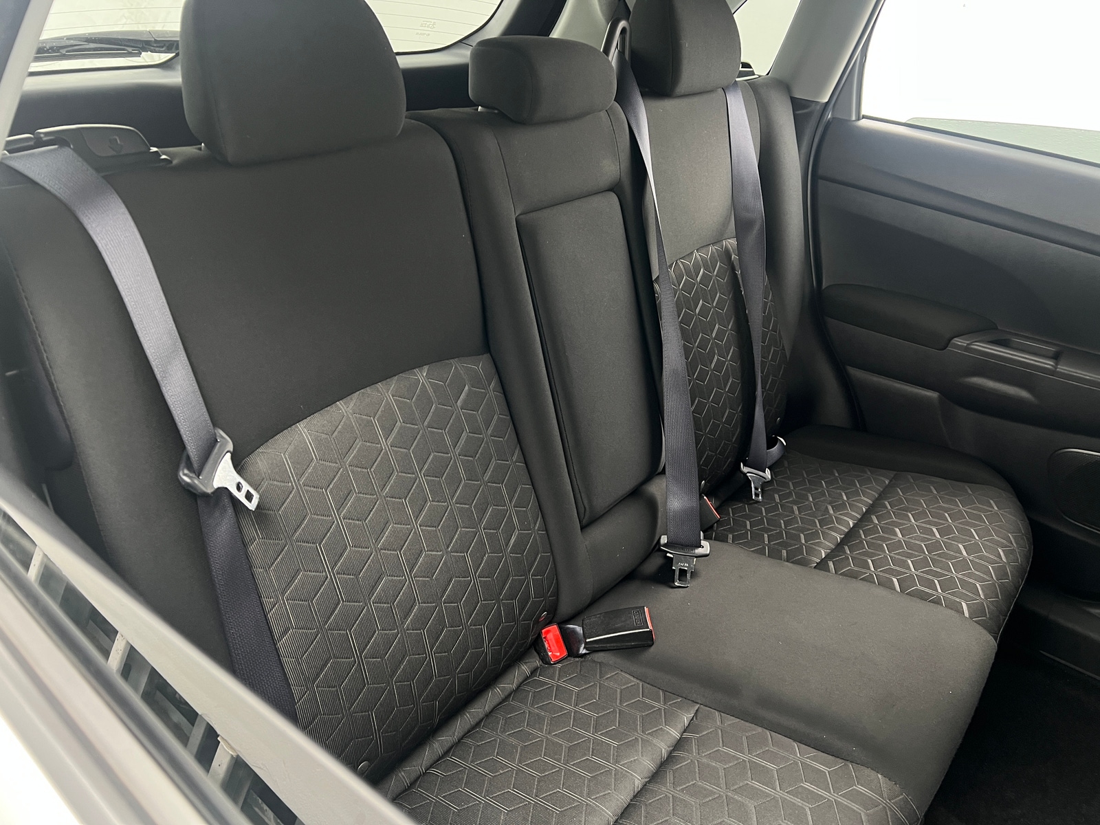 Thumbnail: 2023 Mitsubishi Outlander Sport - 6