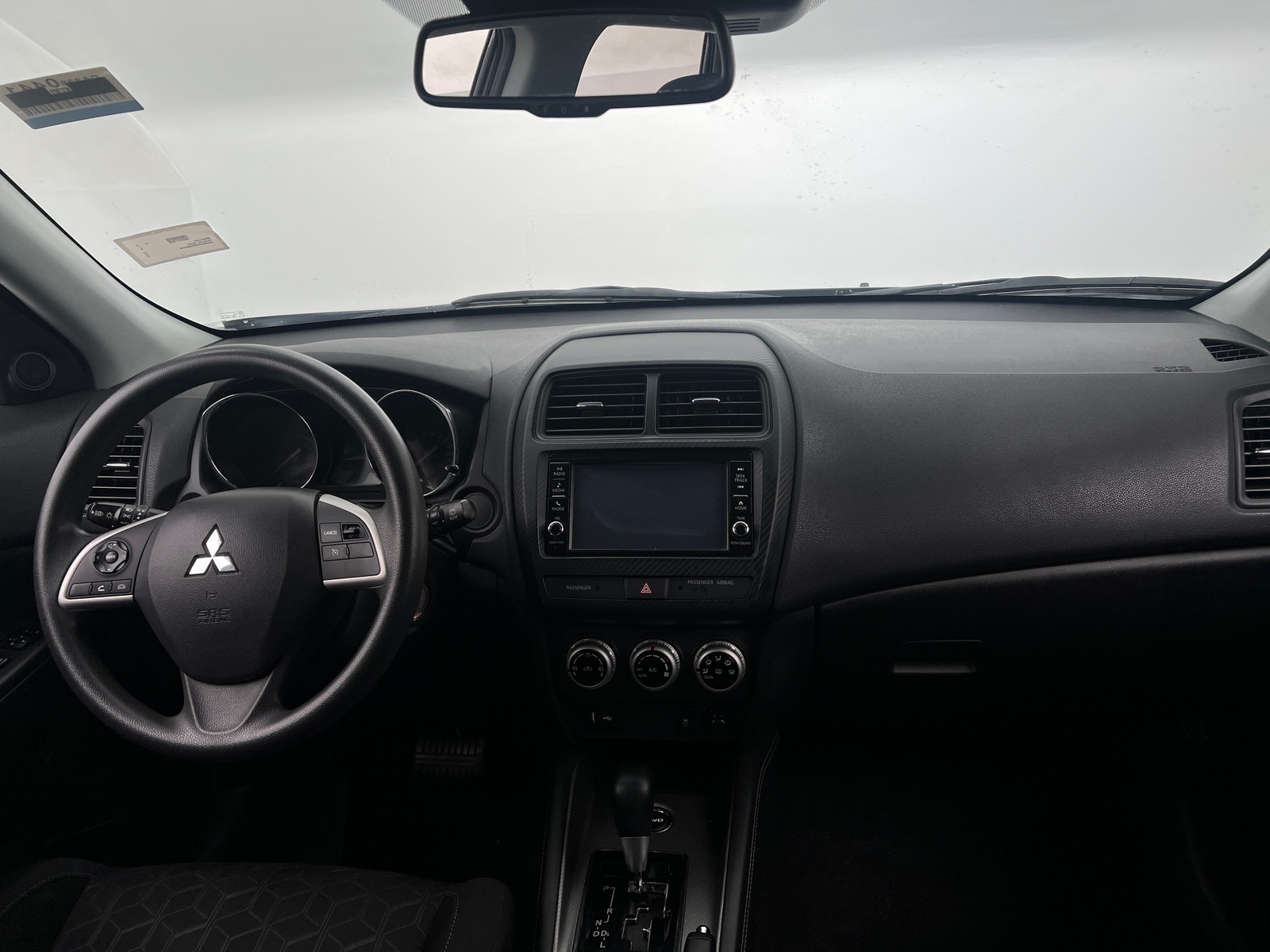 Thumbnail: 2023 Mitsubishi Outlander Sport - 3