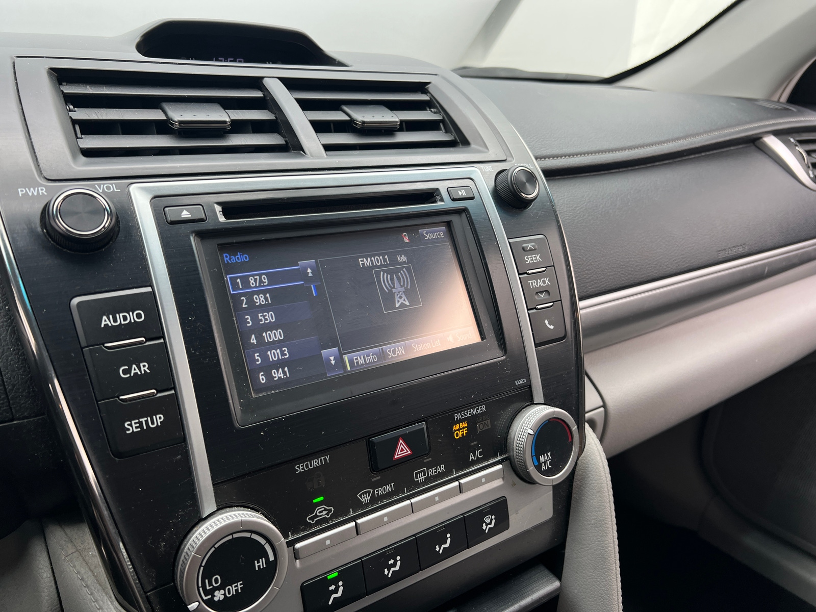 Thumbnail: 2014 Toyota Camry - 4