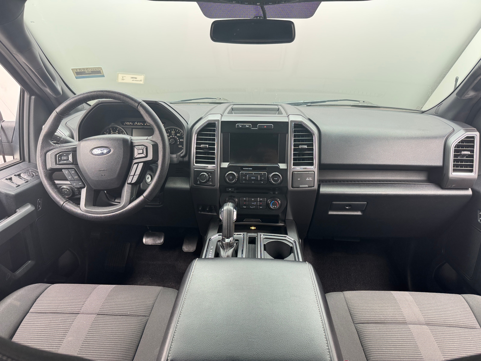 Thumbnail: 2016 Ford Econoline - 3