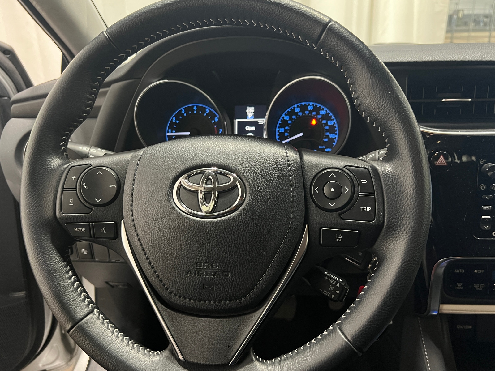 Thumbnail: 2018 Toyota Corolla iM - 5