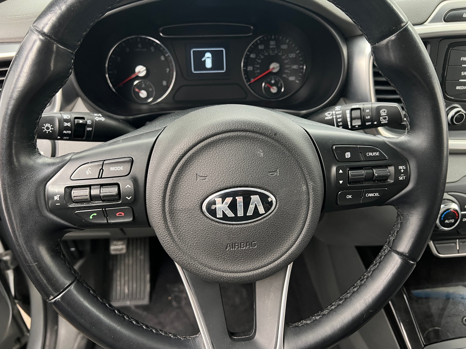 Thumbnail: 2016 Kia Sorento - 4