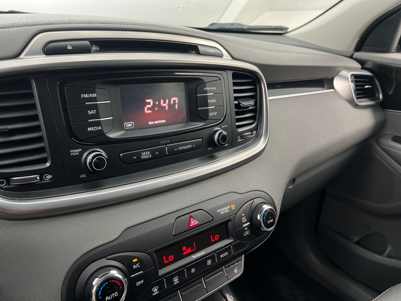 Thumbnail: 2016 Kia Sorento - 3