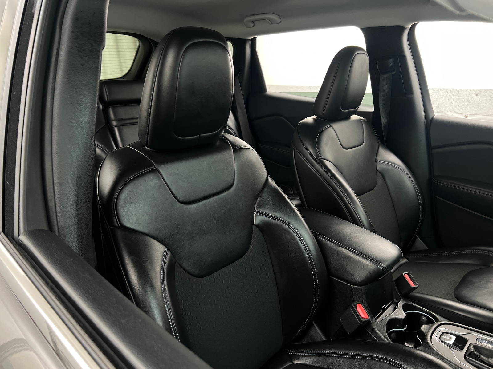Thumbnail: 2019 Jeep Cherokee - 2