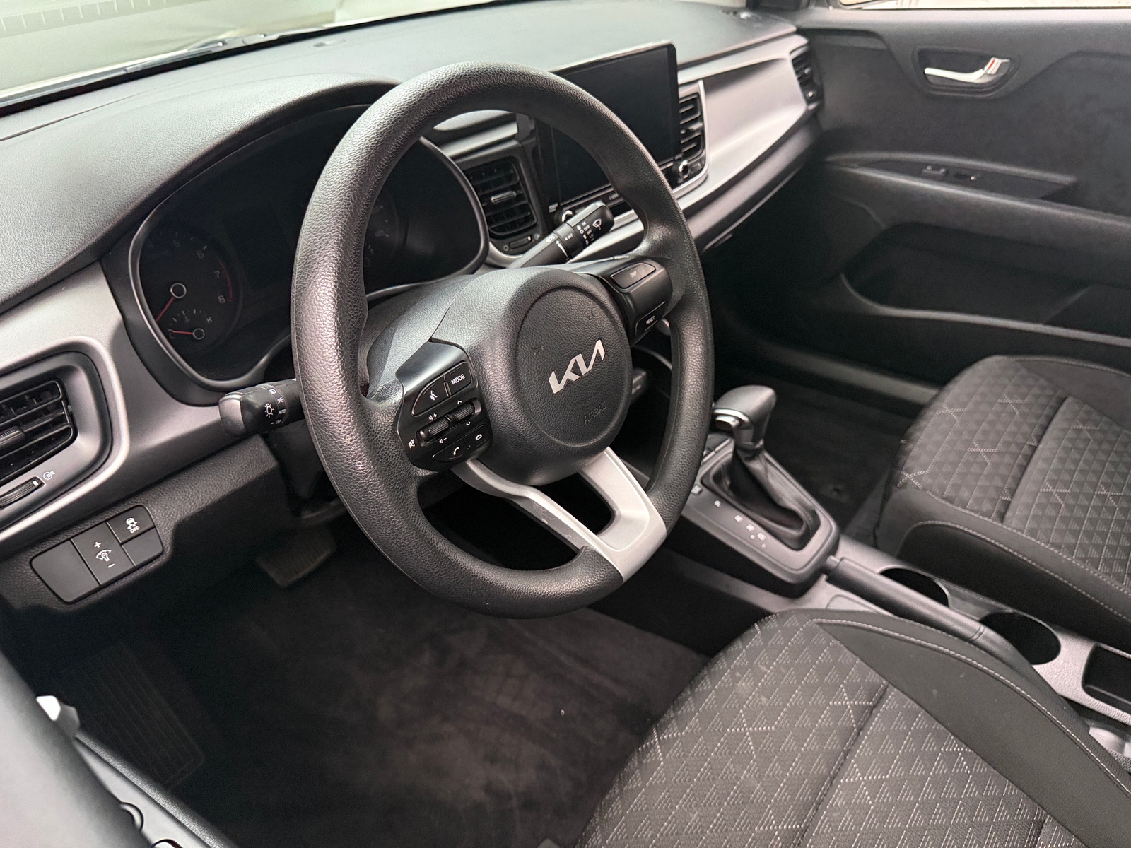 Thumbnail: 2022 Kia Rio - 5