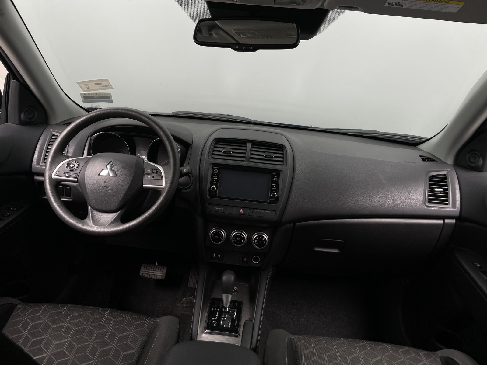 Thumbnail: 2023 Mitsubishi Outlander Sport - 3