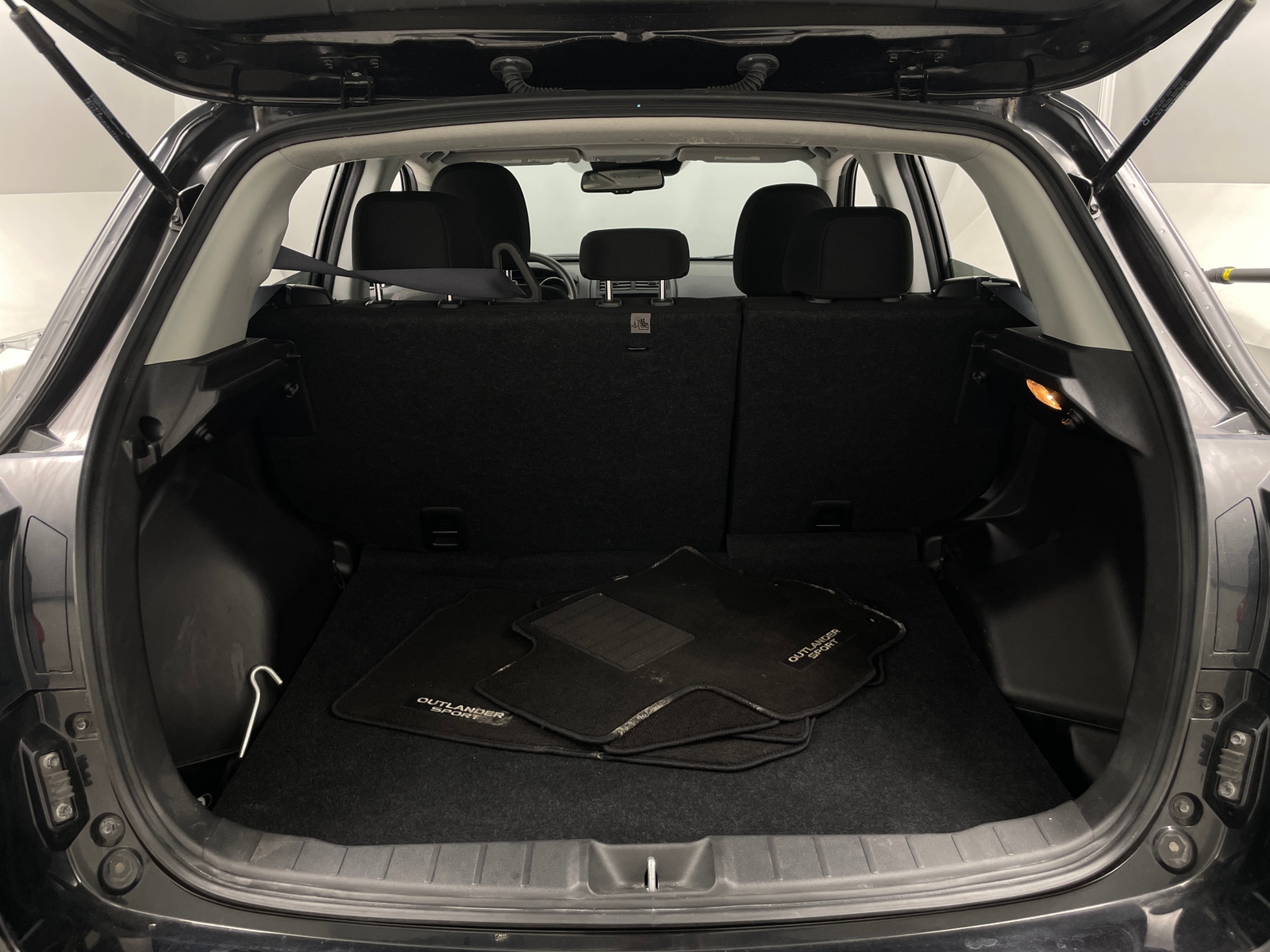 Thumbnail: 2023 Mitsubishi Outlander Sport - 7