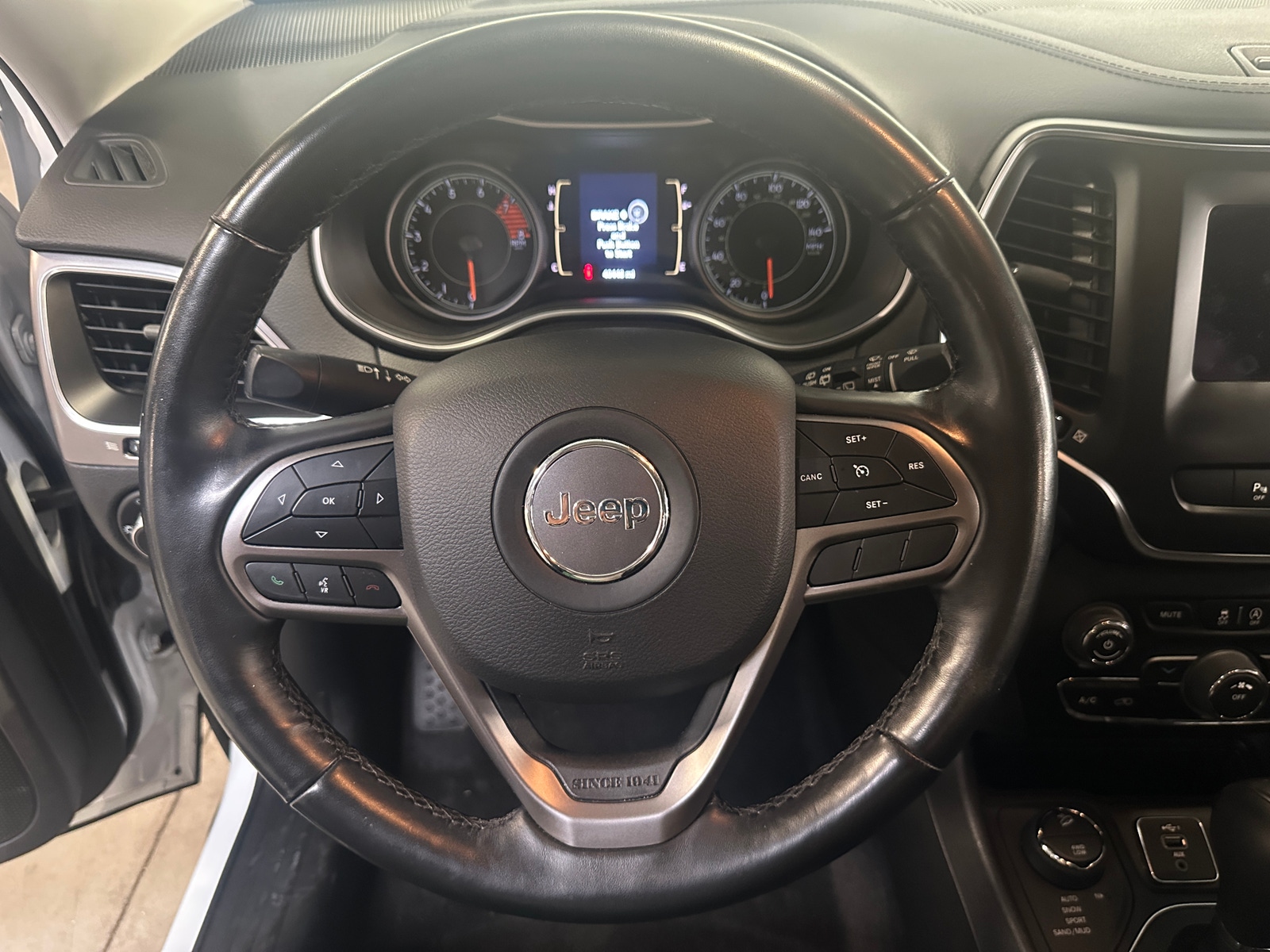 Thumbnail: 2021 Jeep Cherokee - 4