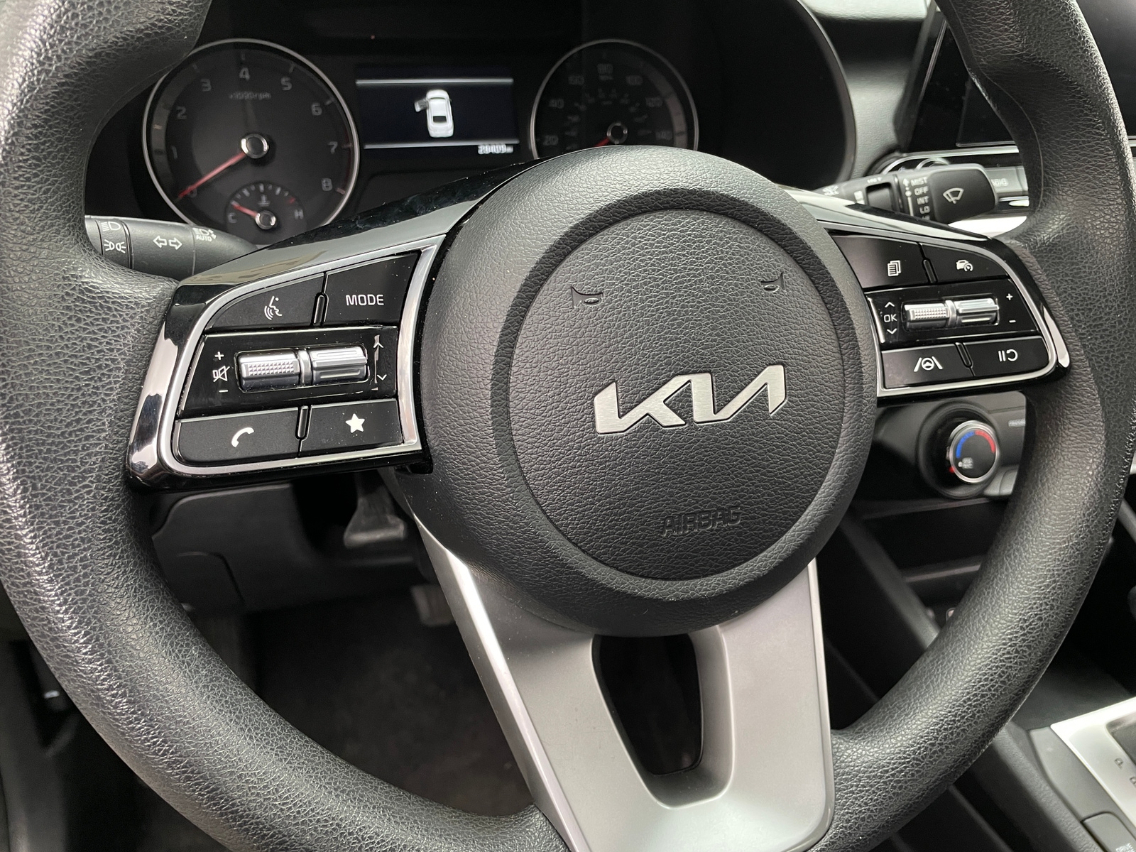 Thumbnail: 2024 Kia Forte - 5