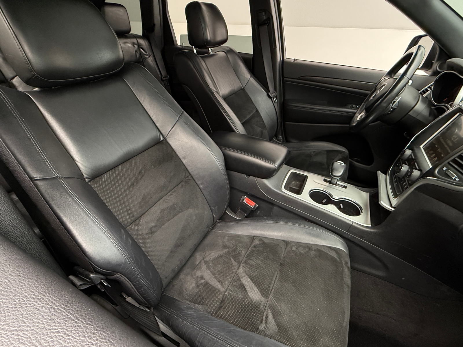 Thumbnail: 2015 Jeep Grand Cherokee - 2