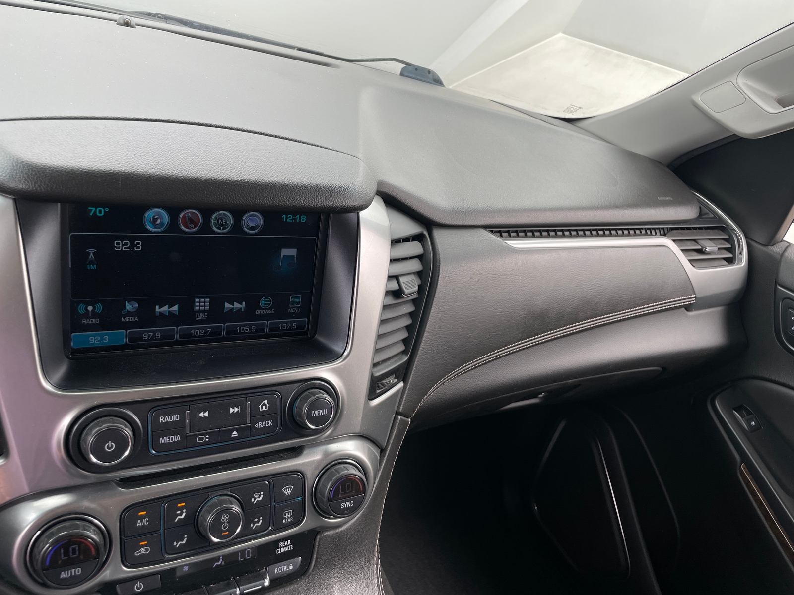 Thumbnail: 2019 Chevrolet Tahoe - 4