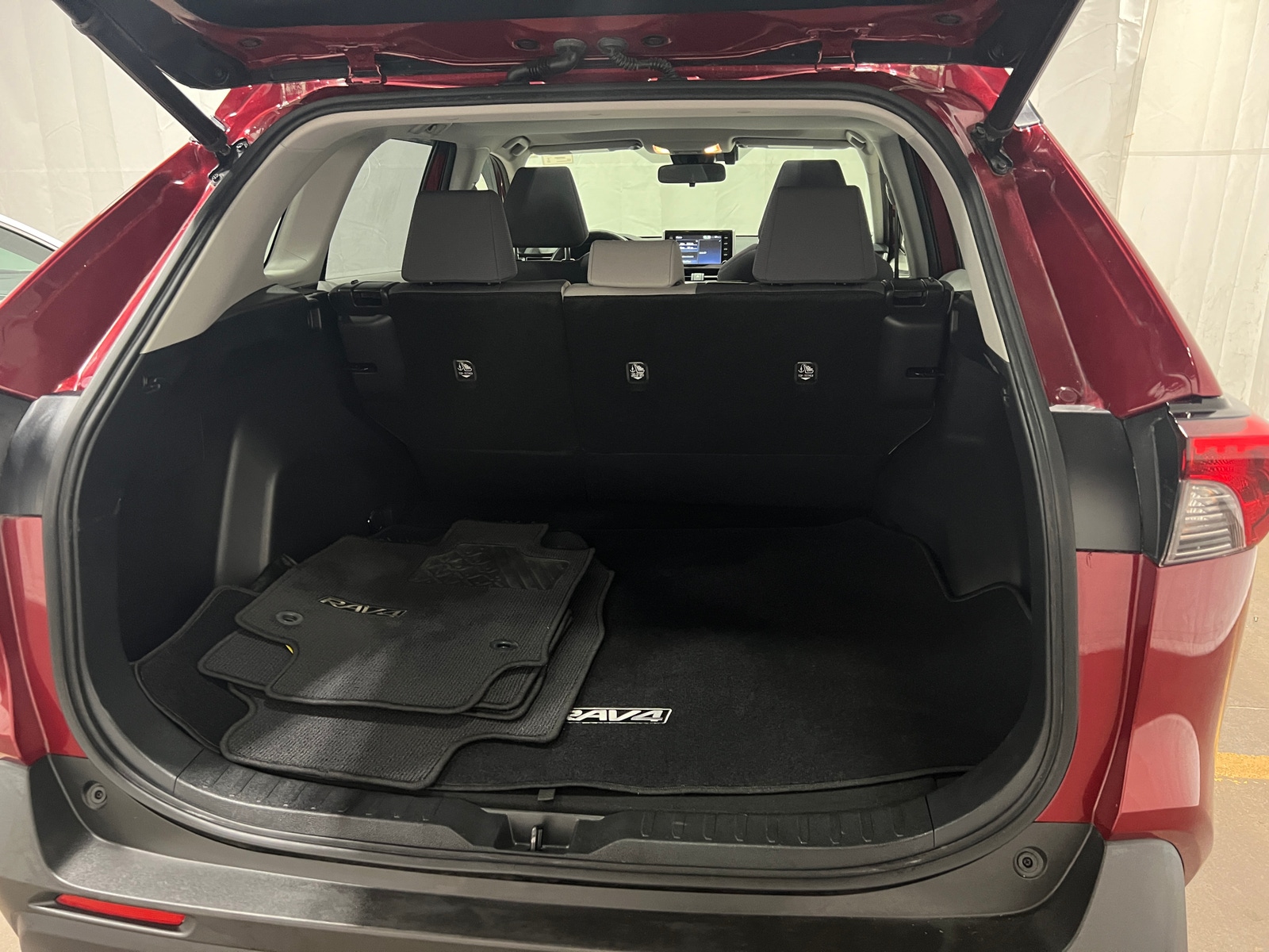 Thumbnail: 2019 Toyota RAV4 - 7