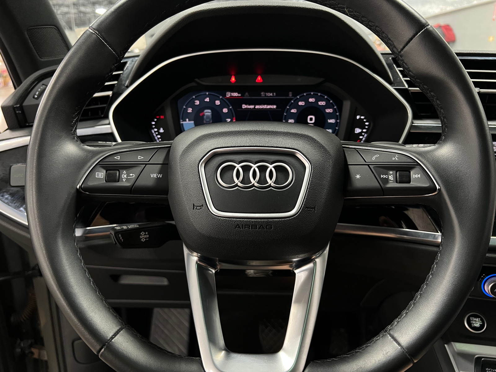 Thumbnail: 2023 Audi Q3 - 4
