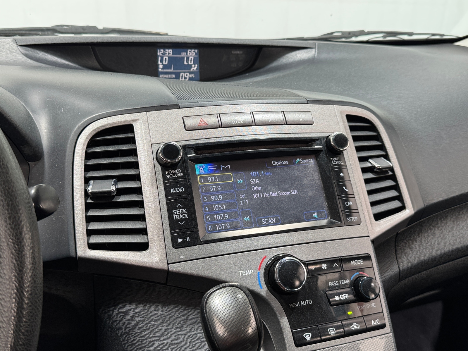 Thumbnail: 2014 Toyota Venza - 4