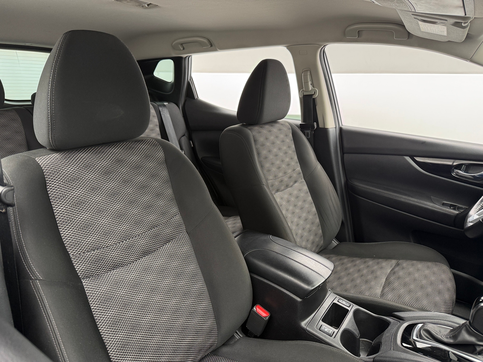 Thumbnail: 2021 Nissan Rogue Sport - 2