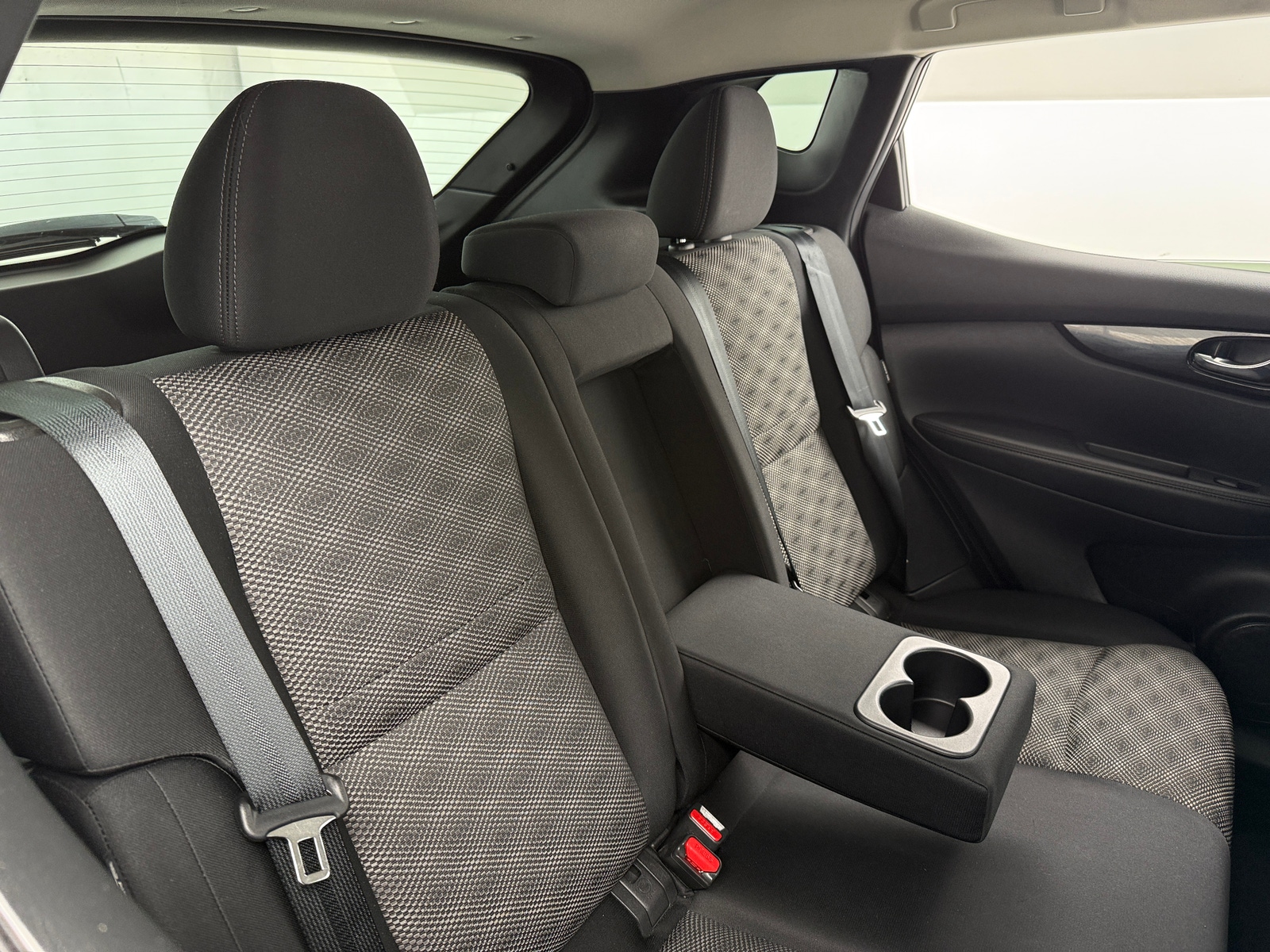 Thumbnail: 2021 Nissan Rogue Sport - 6