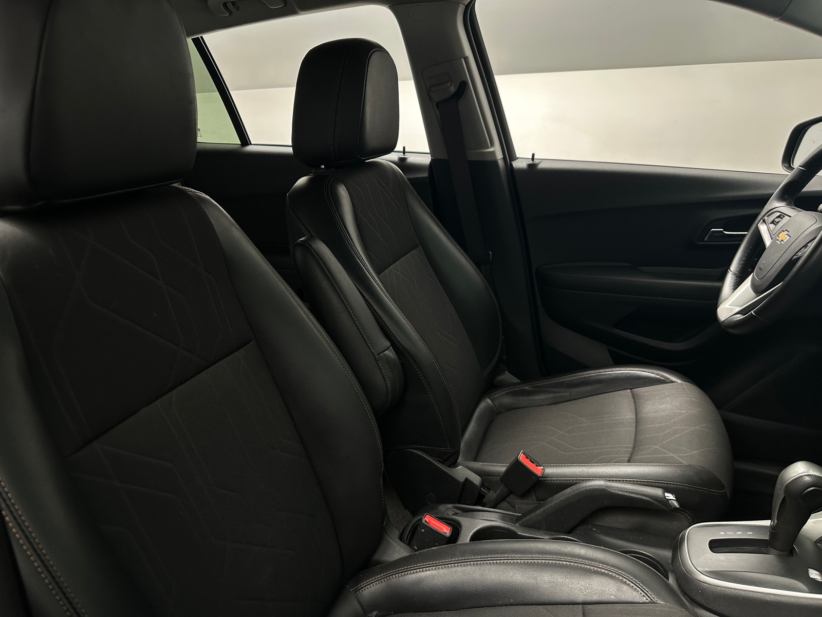 Thumbnail: 2021 Chevrolet Trax - 2