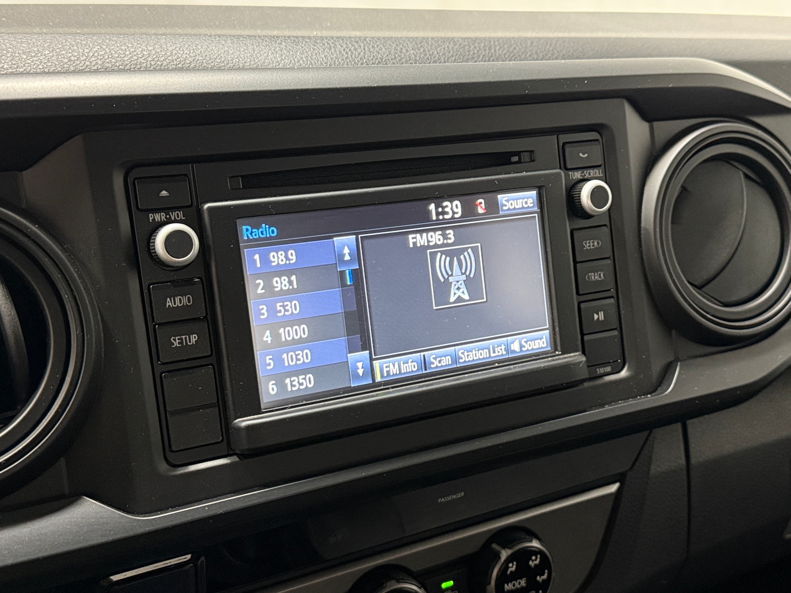 Thumbnail: 2016 Toyota Tacoma - 4