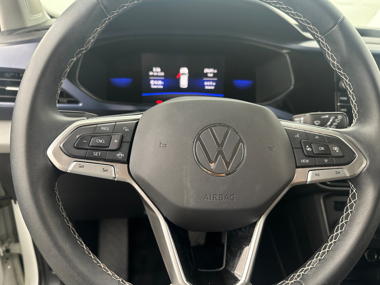 Thumbnail: 2022 Volkswagen Taos - 4