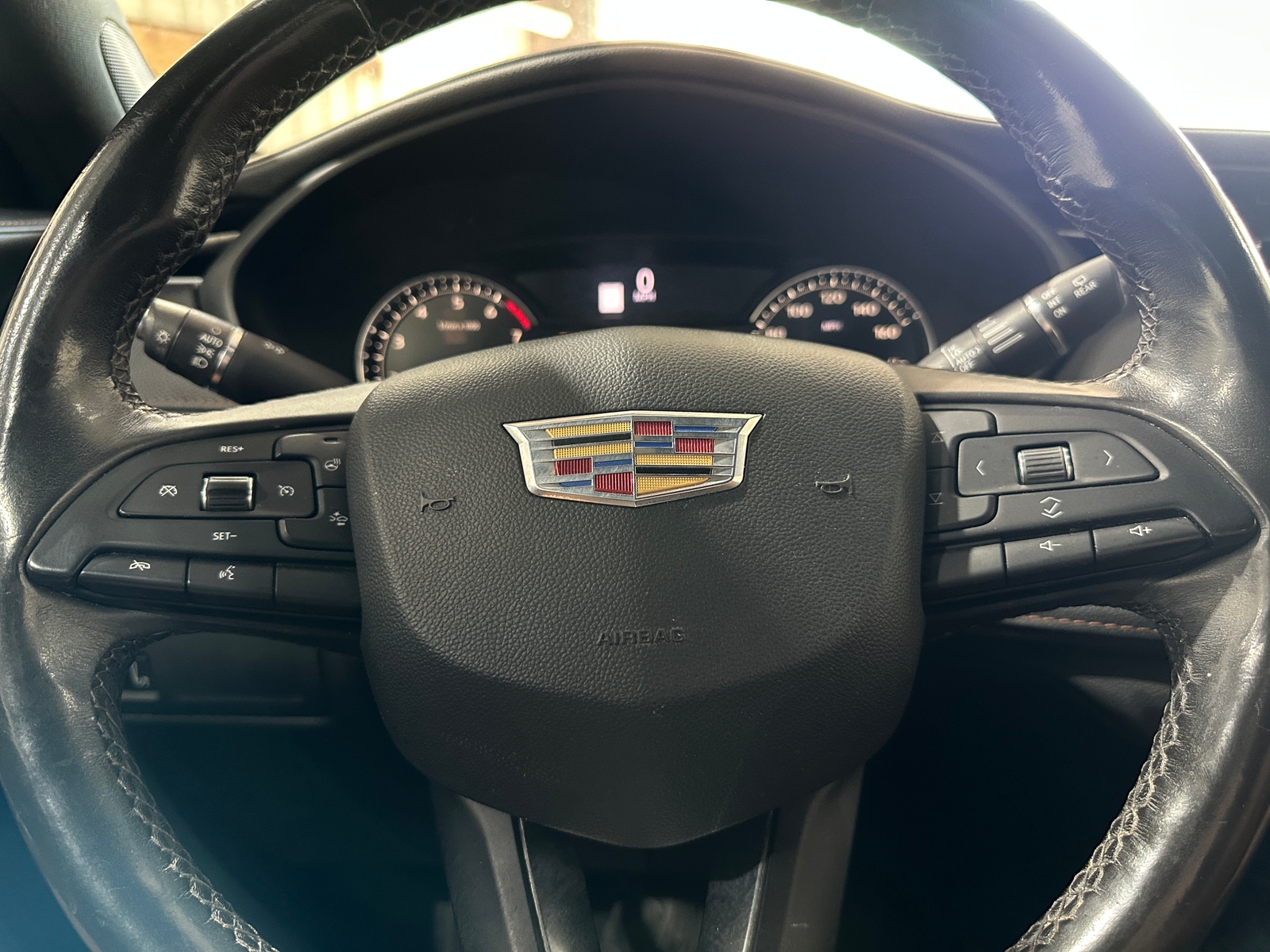 Thumbnail: 2019 Cadillac XT4 - 4