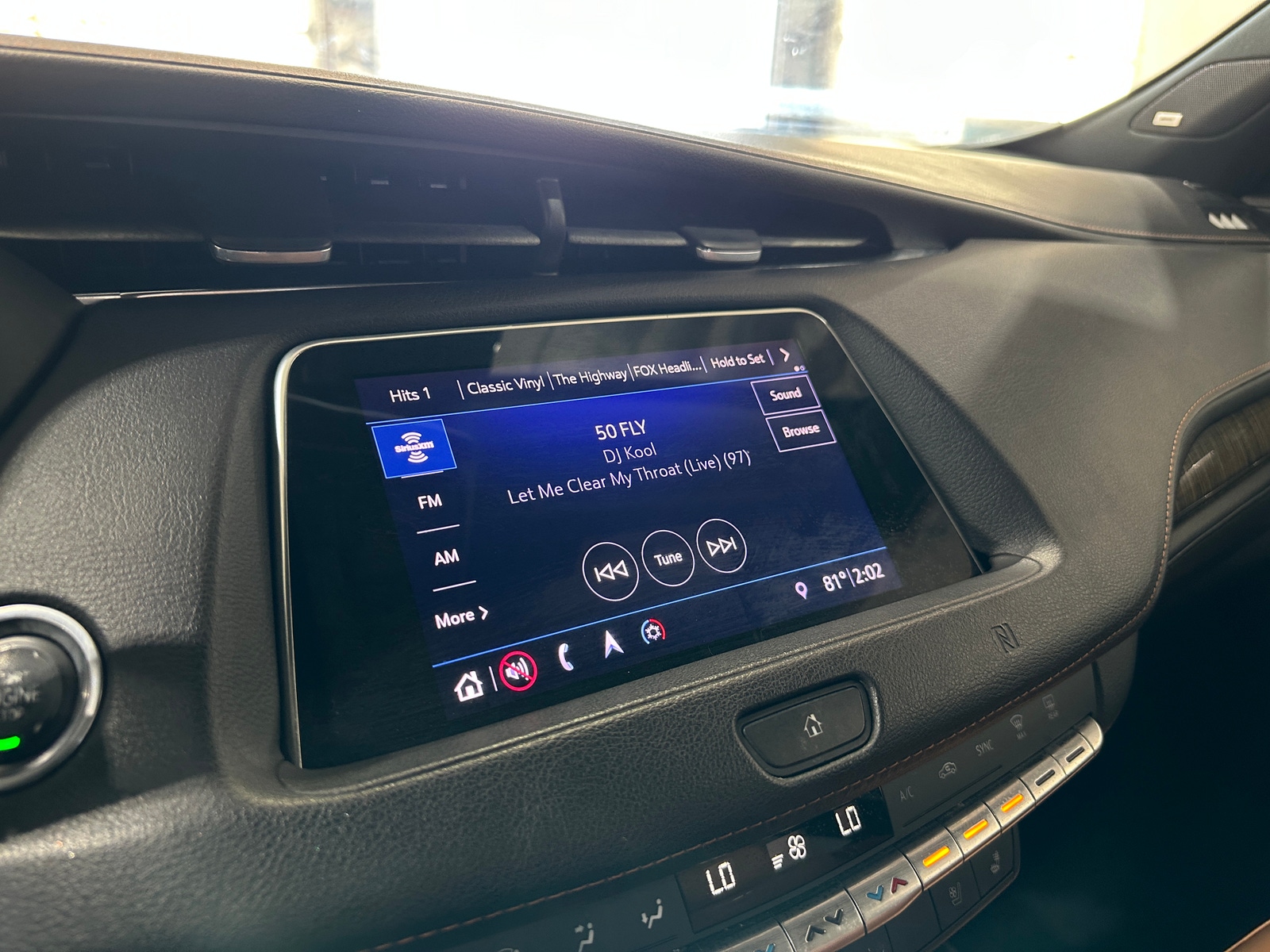 Thumbnail: 2019 Cadillac XT4 - 3