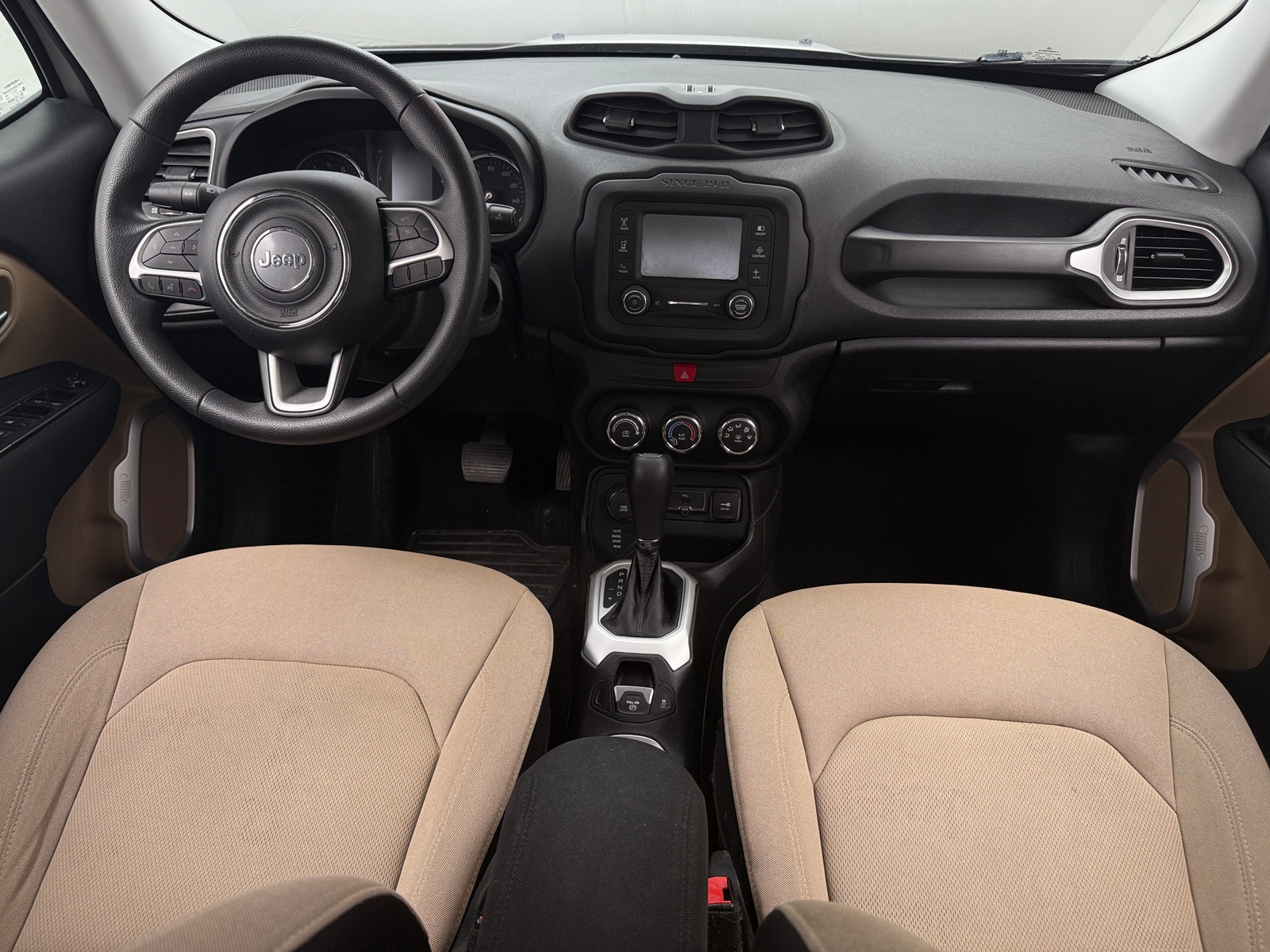 Thumbnail: 2017 Jeep Renegade - 3