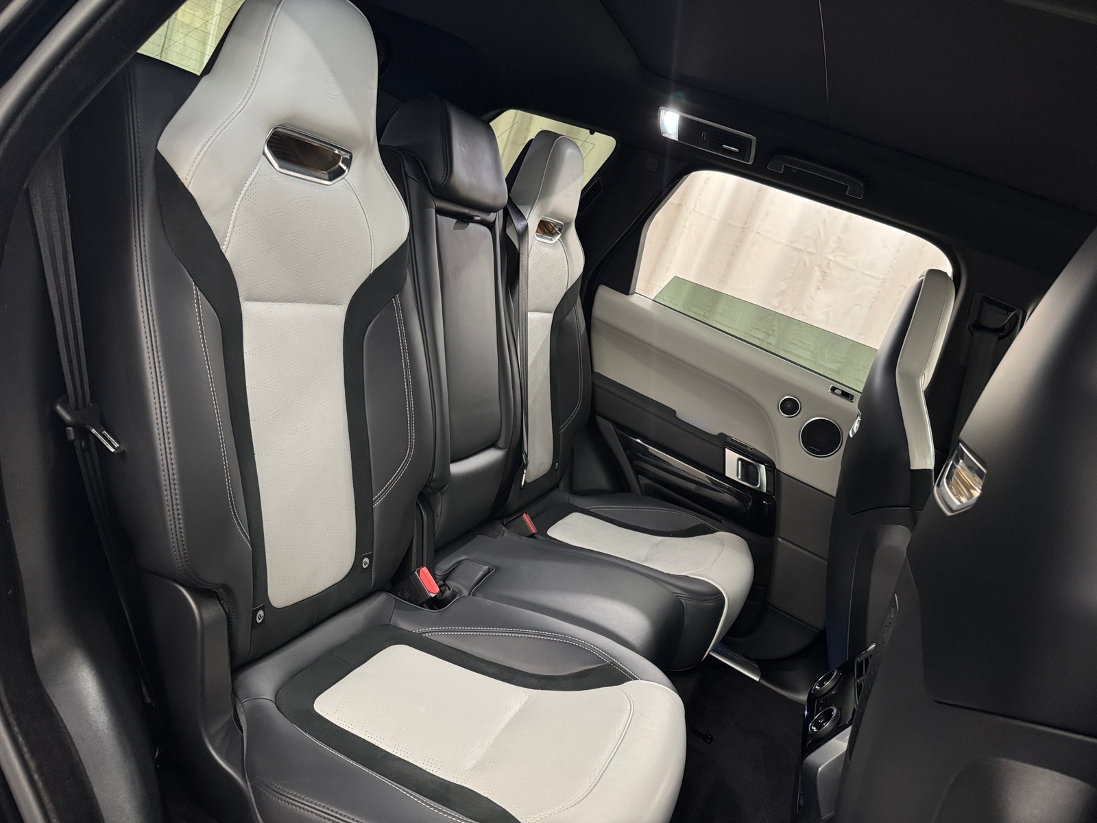 Thumbnail: 2022 Land Rover Range Rover Sport - 5
