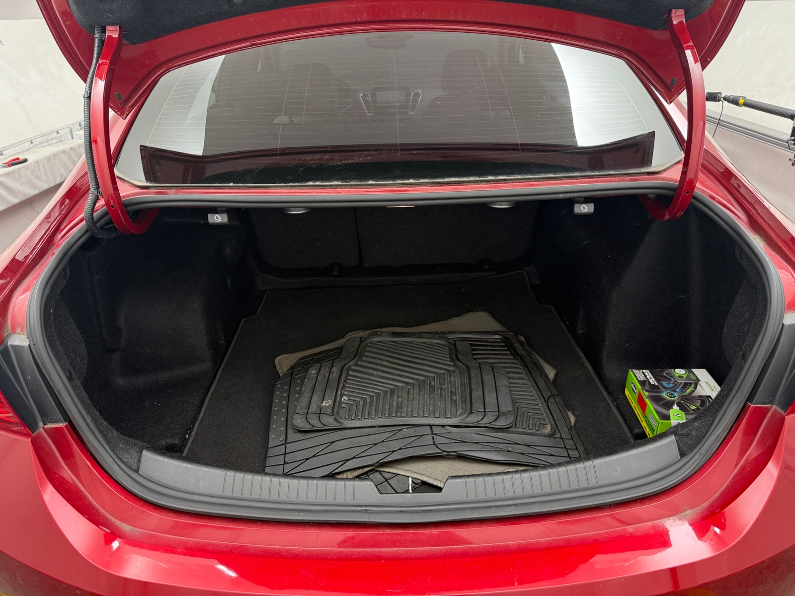 Thumbnail: 2016 Chevrolet Malibu - 6
