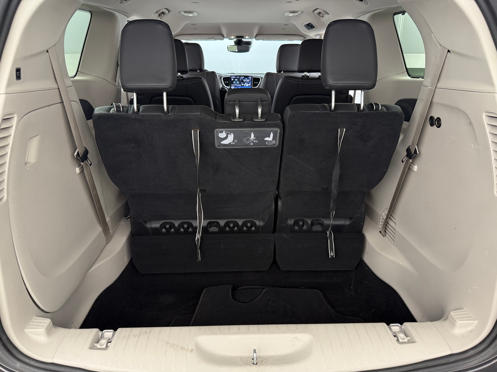 Thumbnail: 2021 Chrysler Pacifica - 6