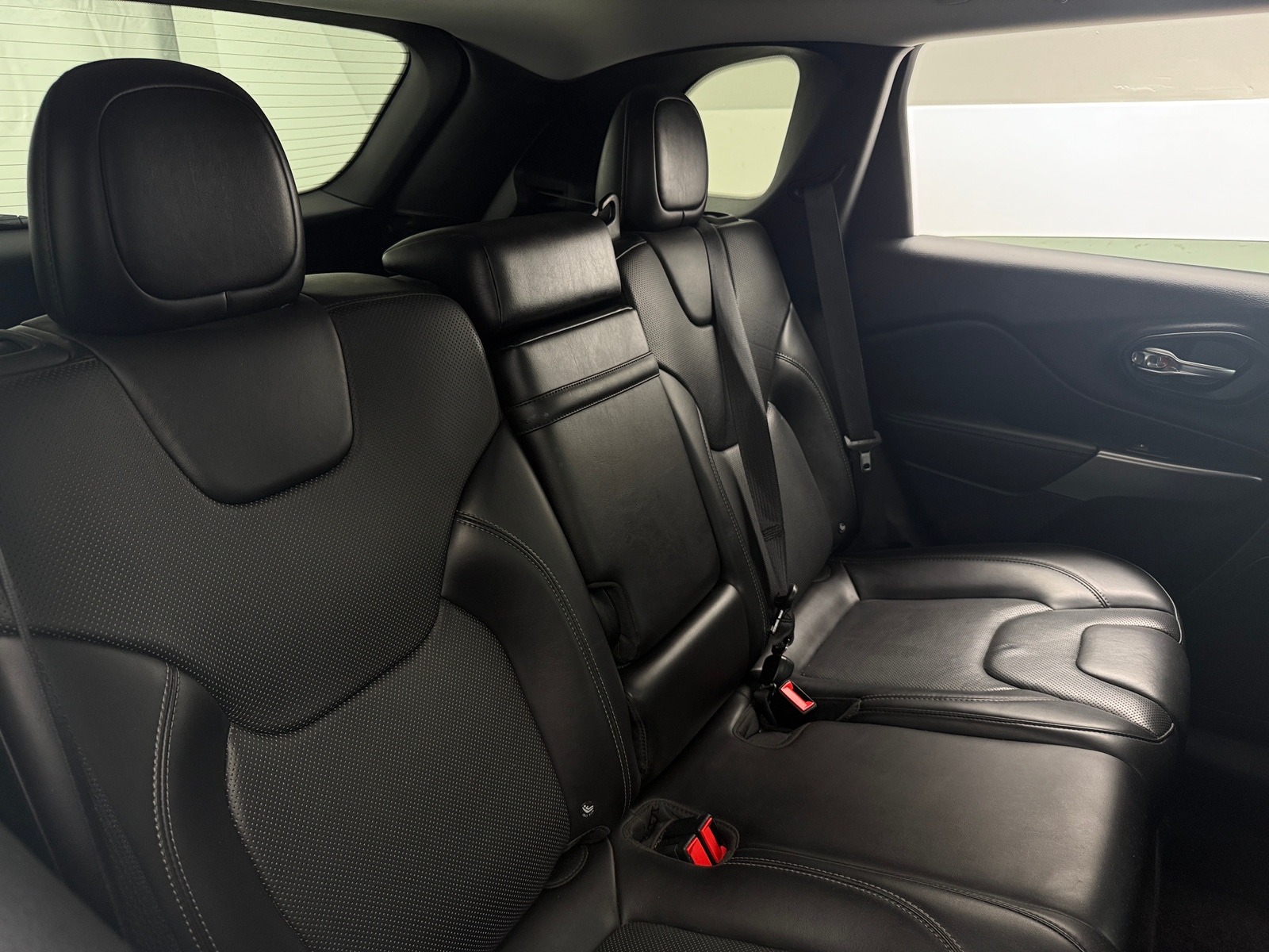 Thumbnail: 2019 Jeep Cherokee - 5