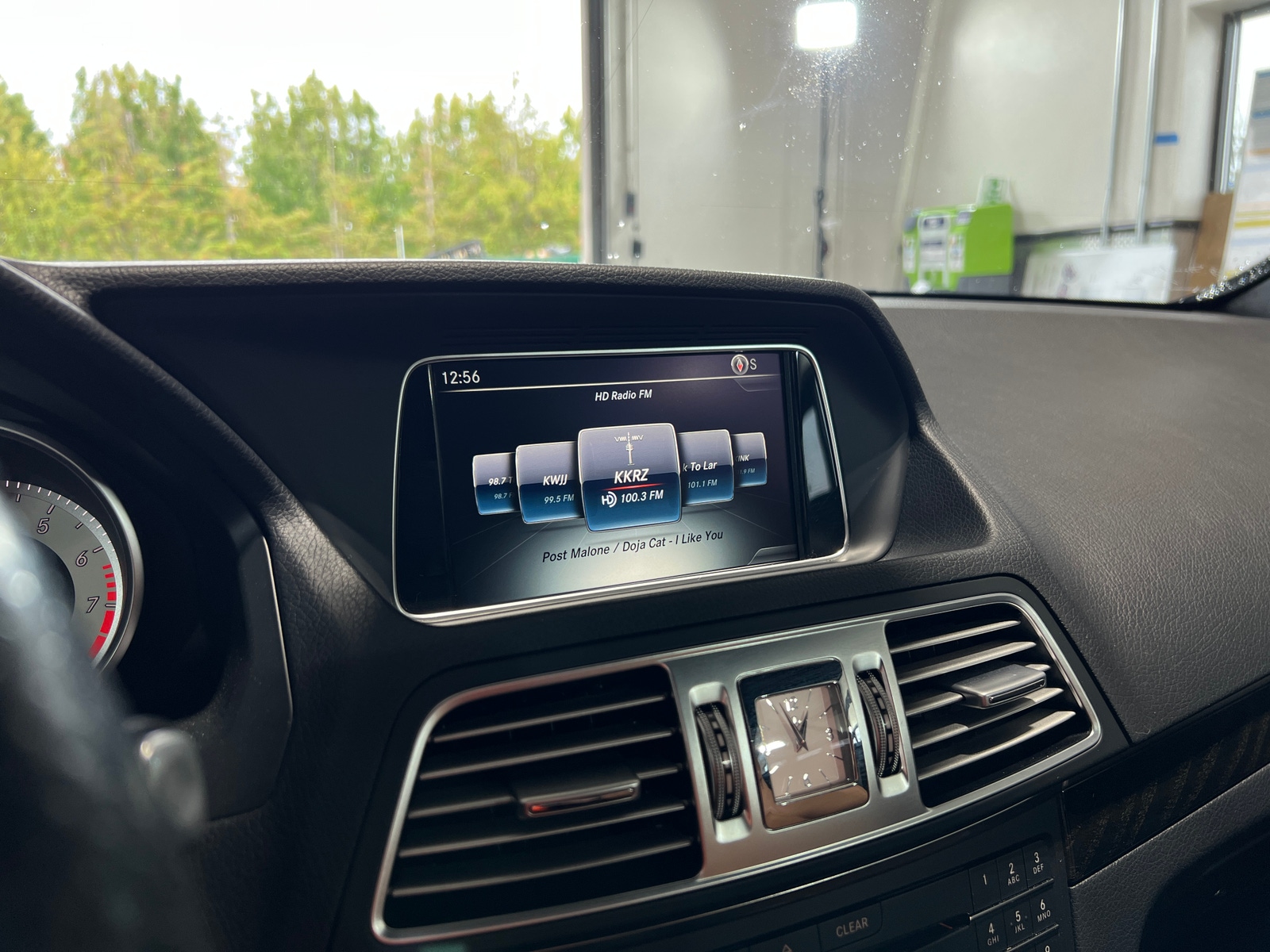Thumbnail: 2016 Mercedes-Benz E-Class - 3