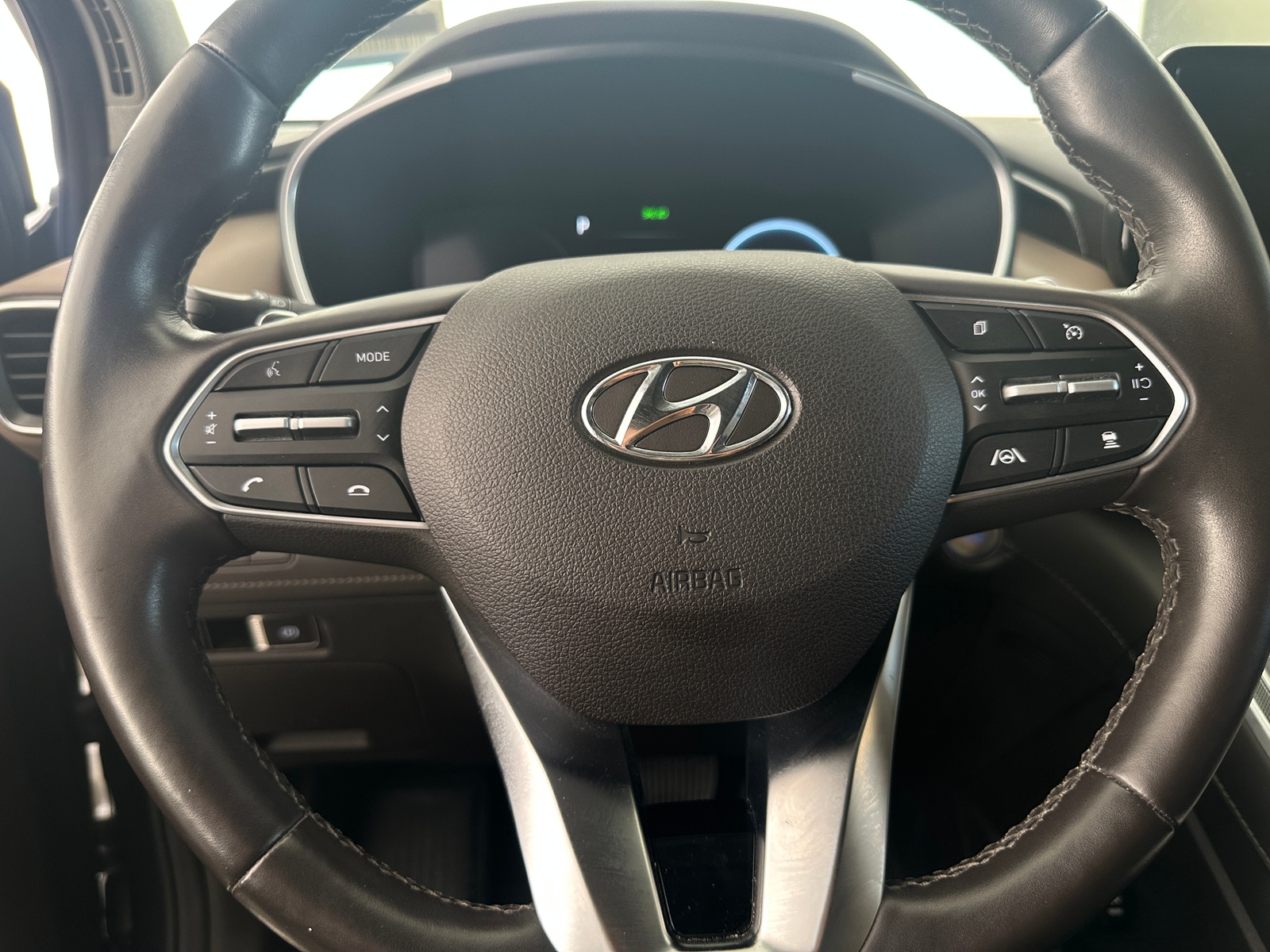 Thumbnail: 2022 Hyundai Santa Fe - 4