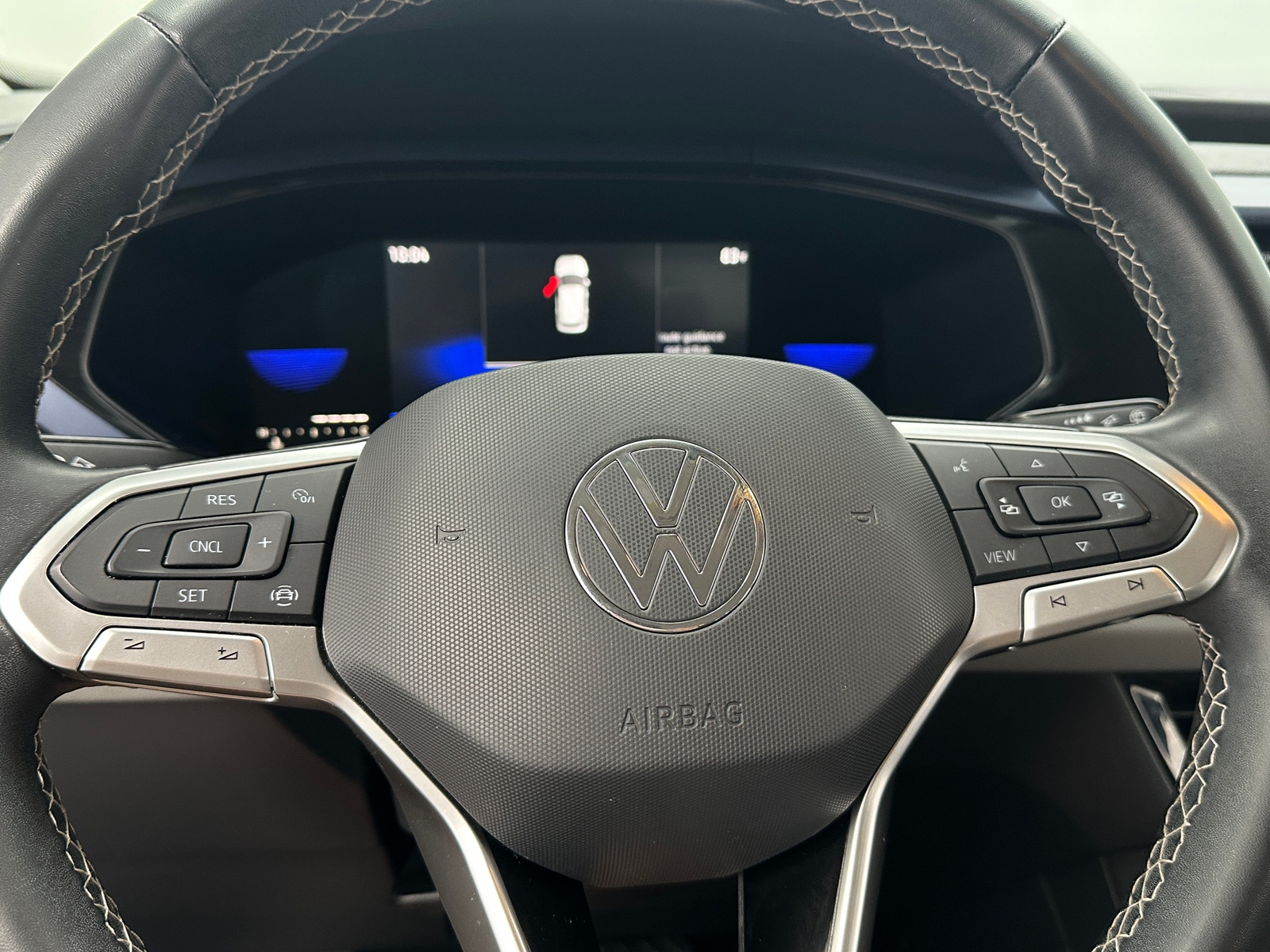 Thumbnail: 2022 Volkswagen Taos - 4