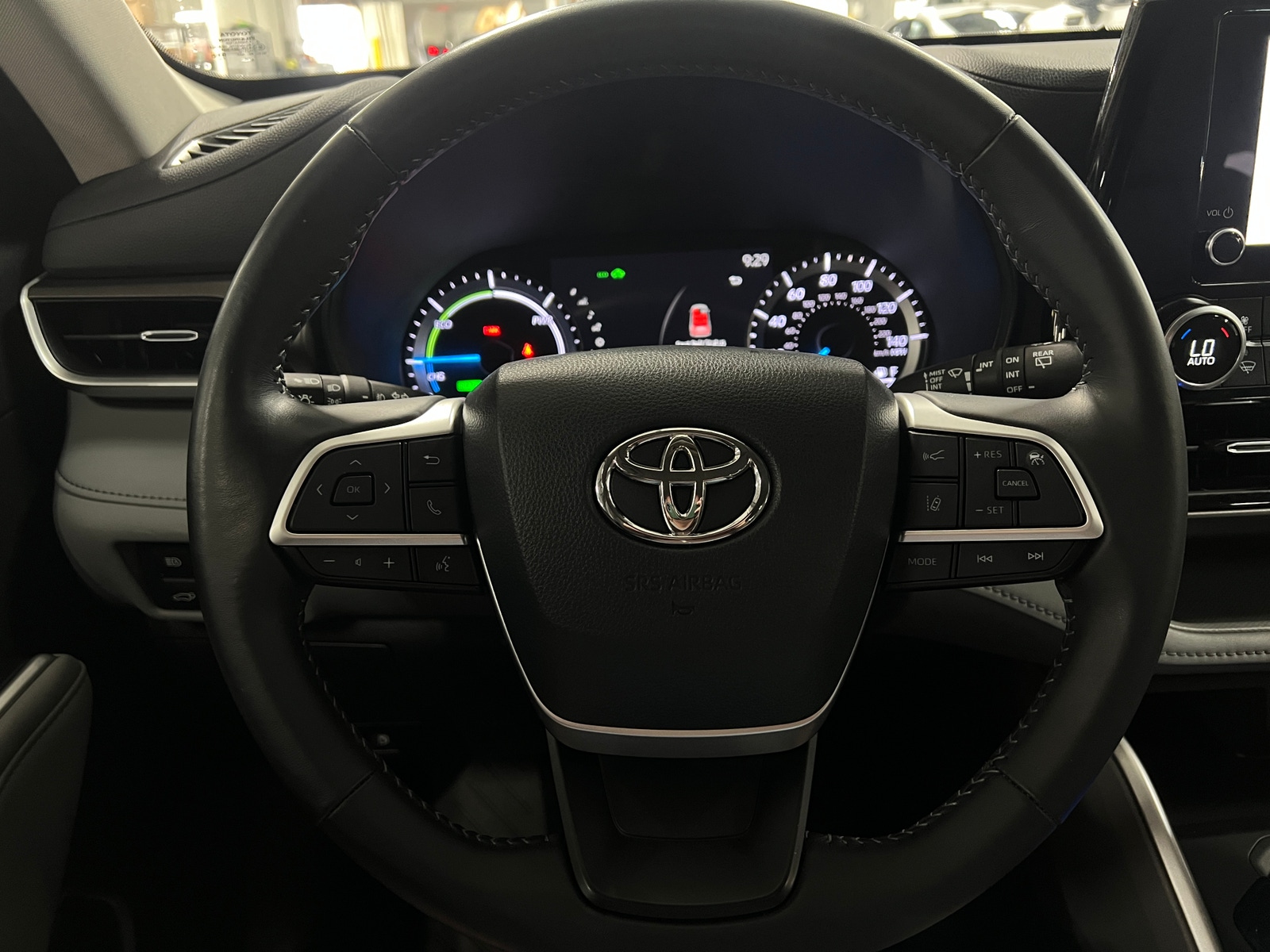 Thumbnail: 2023 Toyota Highlander - 5