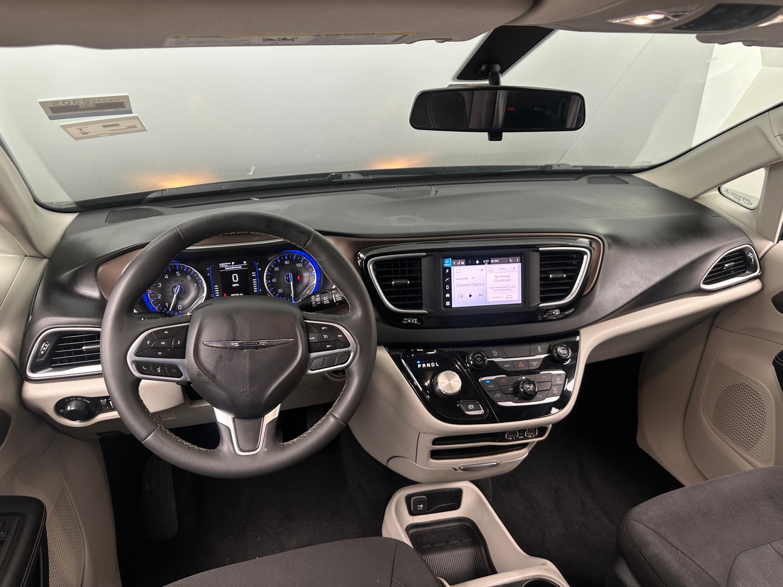 Thumbnail: 2022 Chrysler Voyager - 3