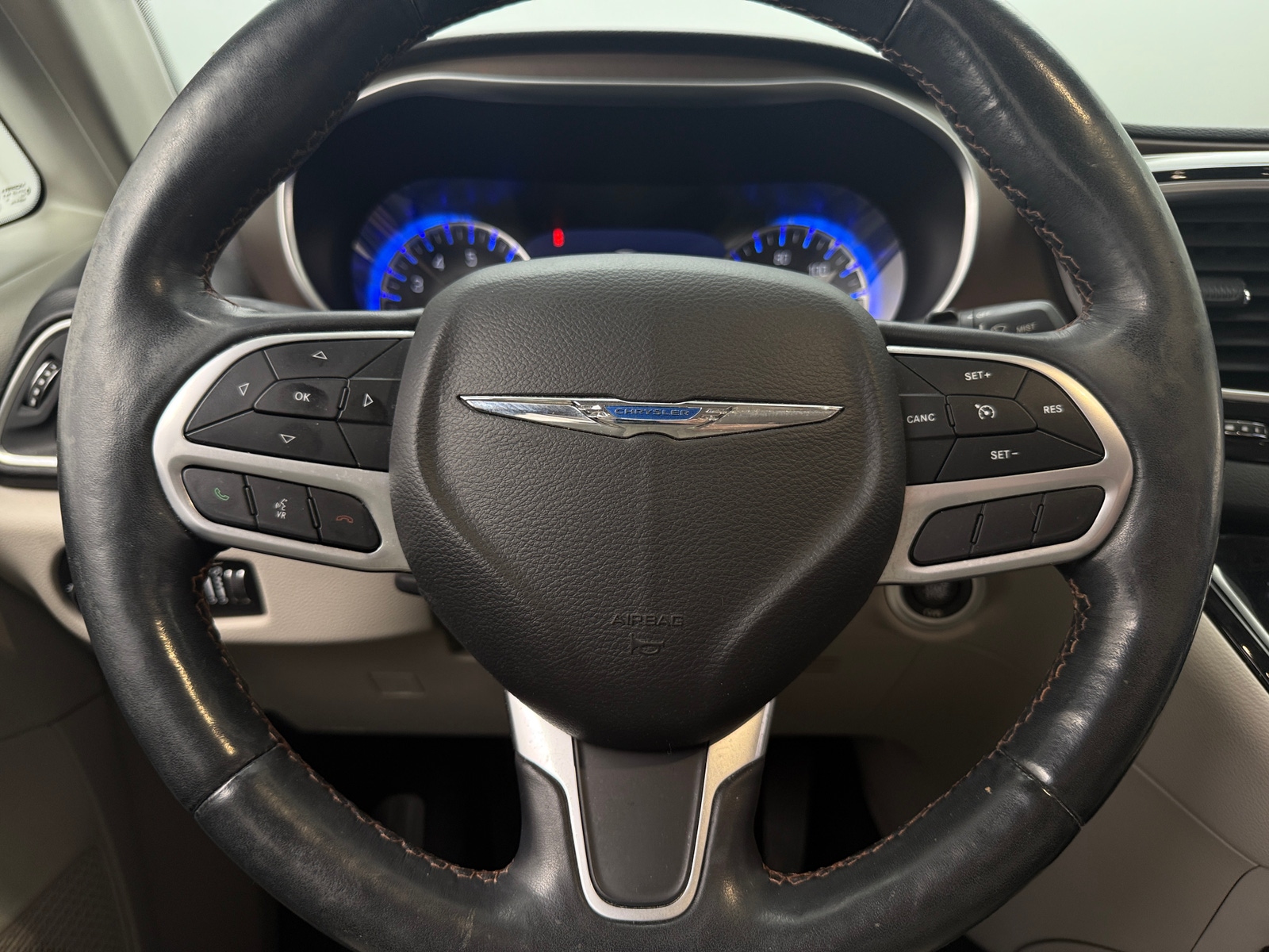 Thumbnail: 2019 Chrysler Pacifica - 4