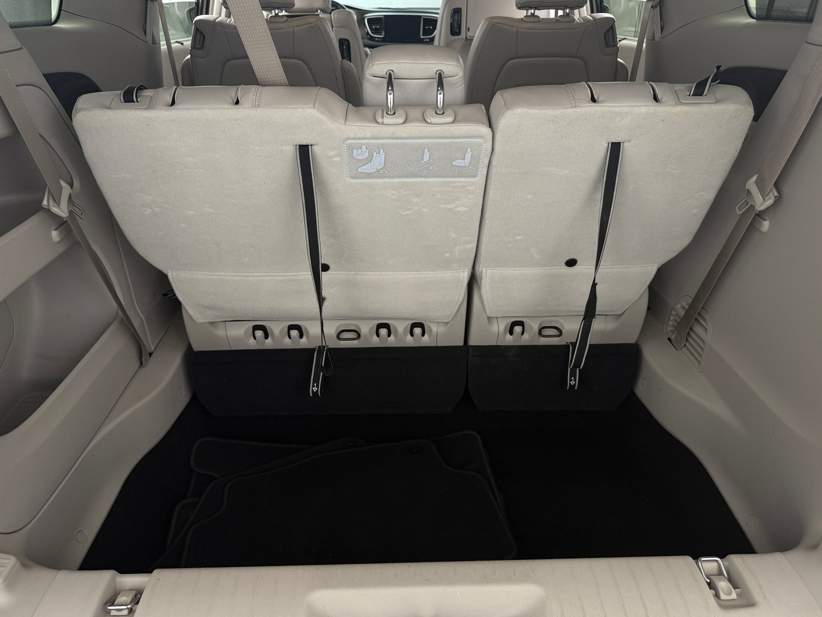 Thumbnail: 2019 Chrysler Pacifica - 6