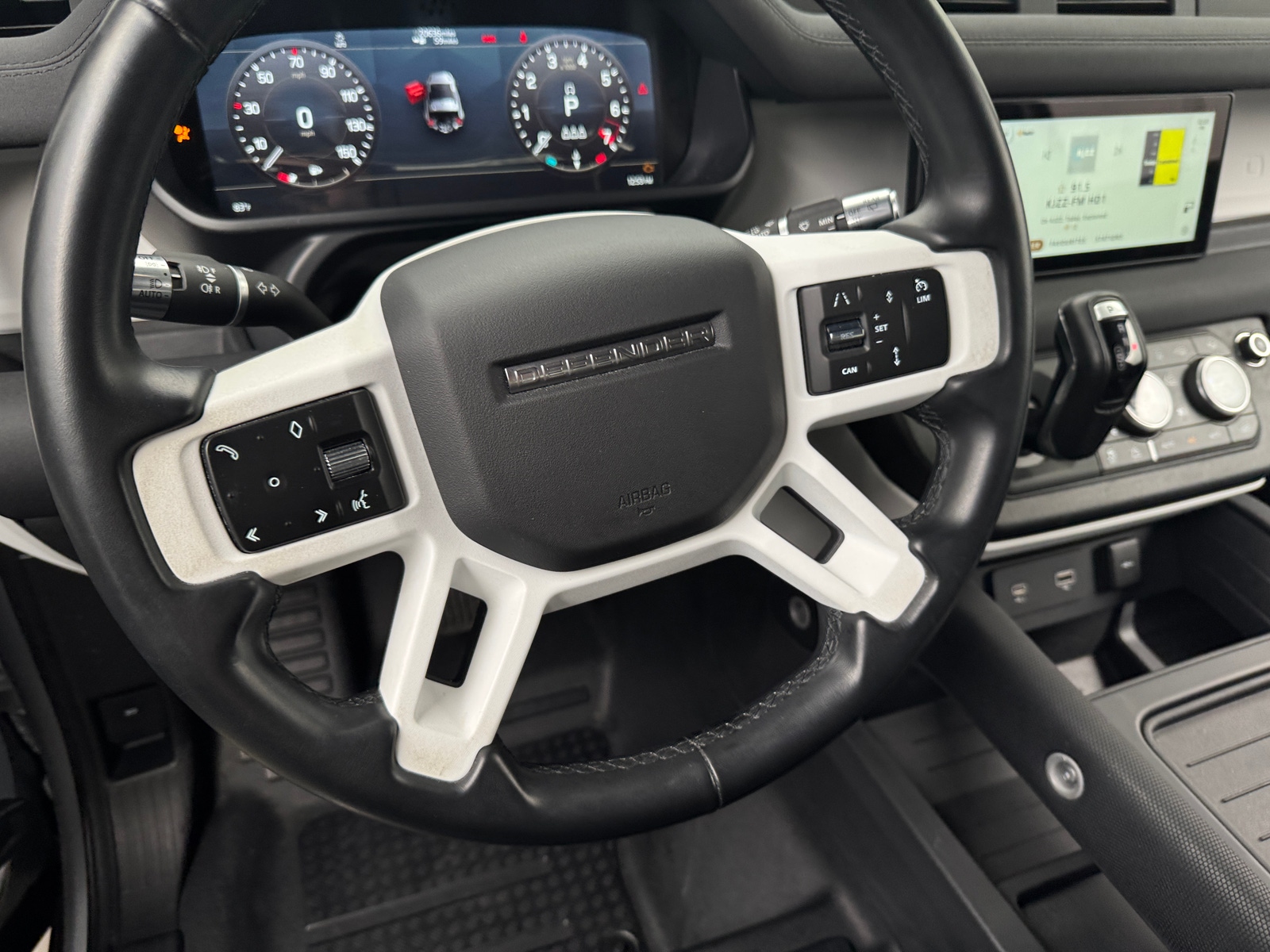 Thumbnail: 2021 Land Rover Defender - 4