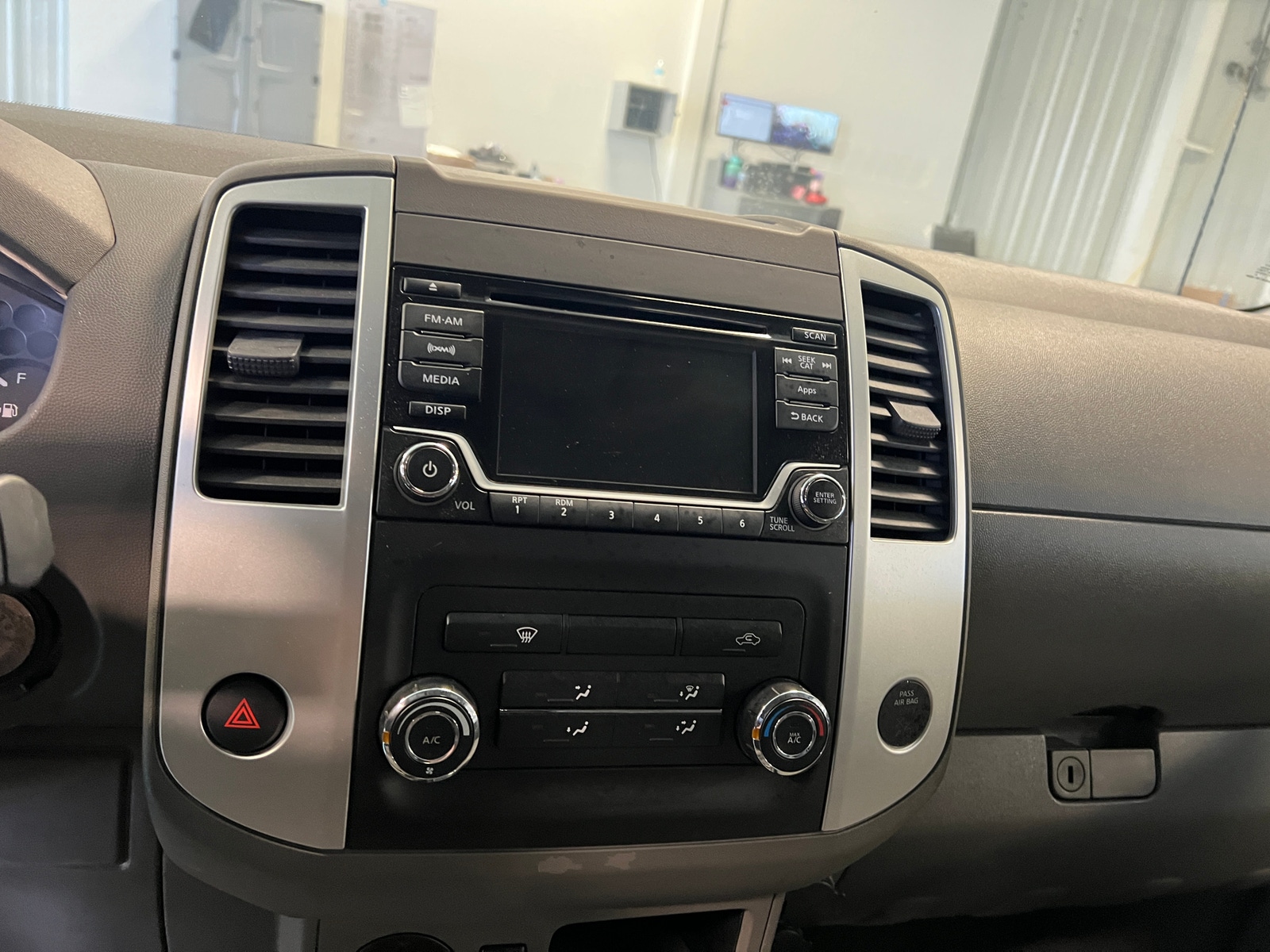 Thumbnail: 2016 Nissan Frontier - 4