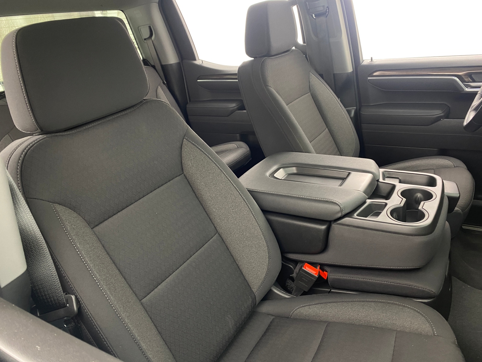 Thumbnail: 2025 Chevrolet Silverado 1500 - 2