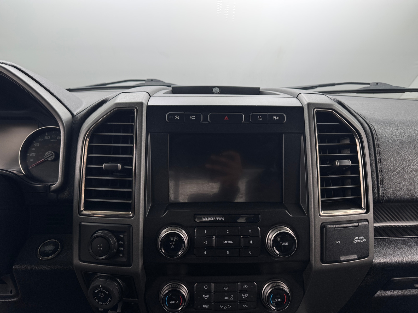 Thumbnail: 2019 Ford Econoline - 3