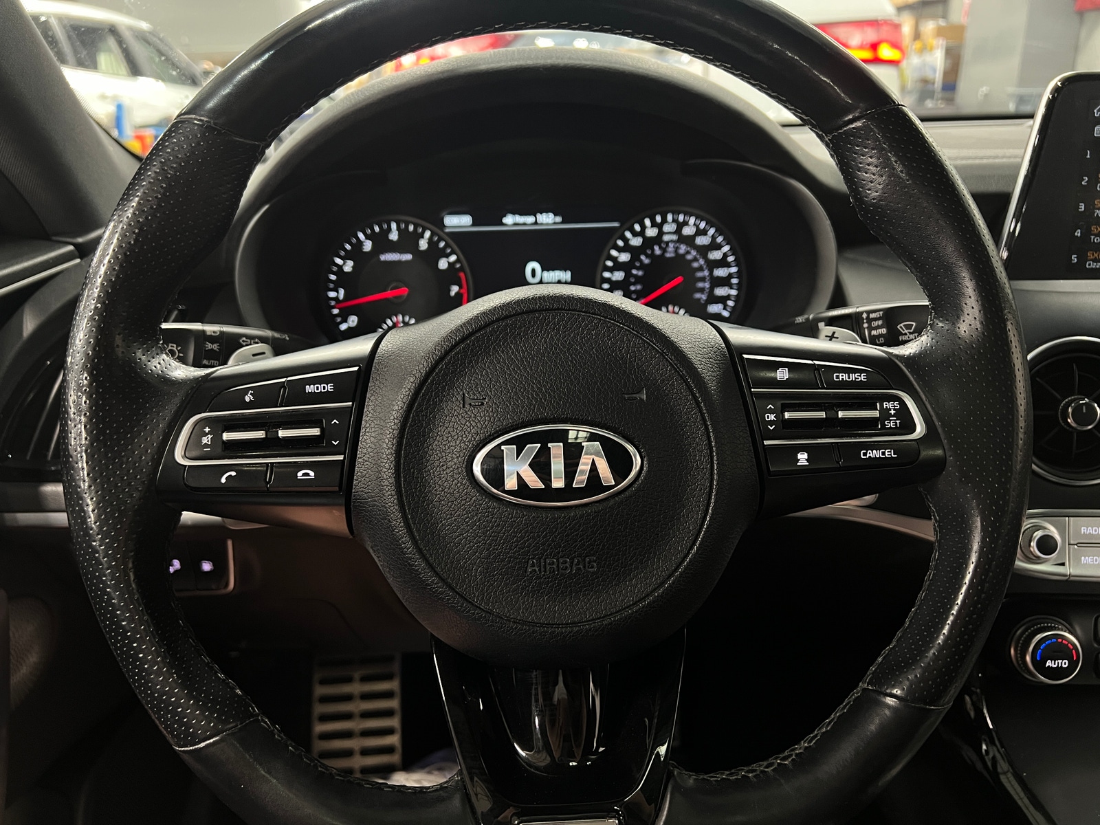 Thumbnail: 2020 Kia Stinger - 4
