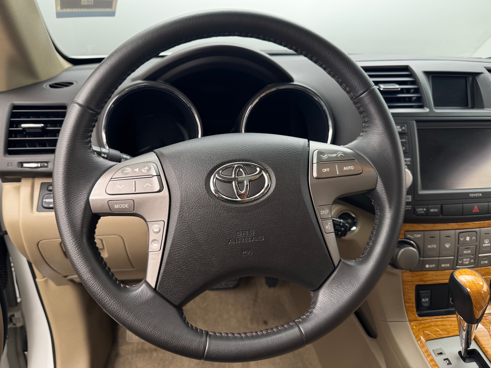 Thumbnail: 2010 Toyota Highlander - 4