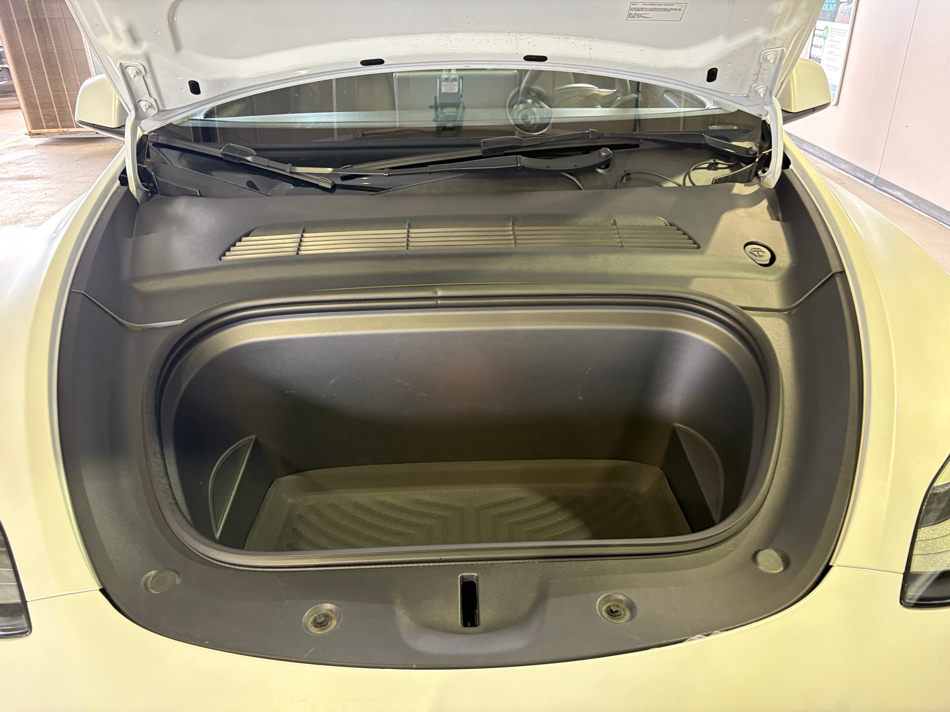 Used 2023 Tesla Model Y Long Range with VIN 7SAYGDEE3PF668478 for sale in Oak Creek, WI