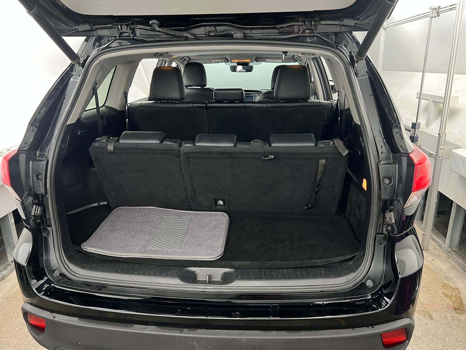Thumbnail: 2019 Toyota Highlander - 6