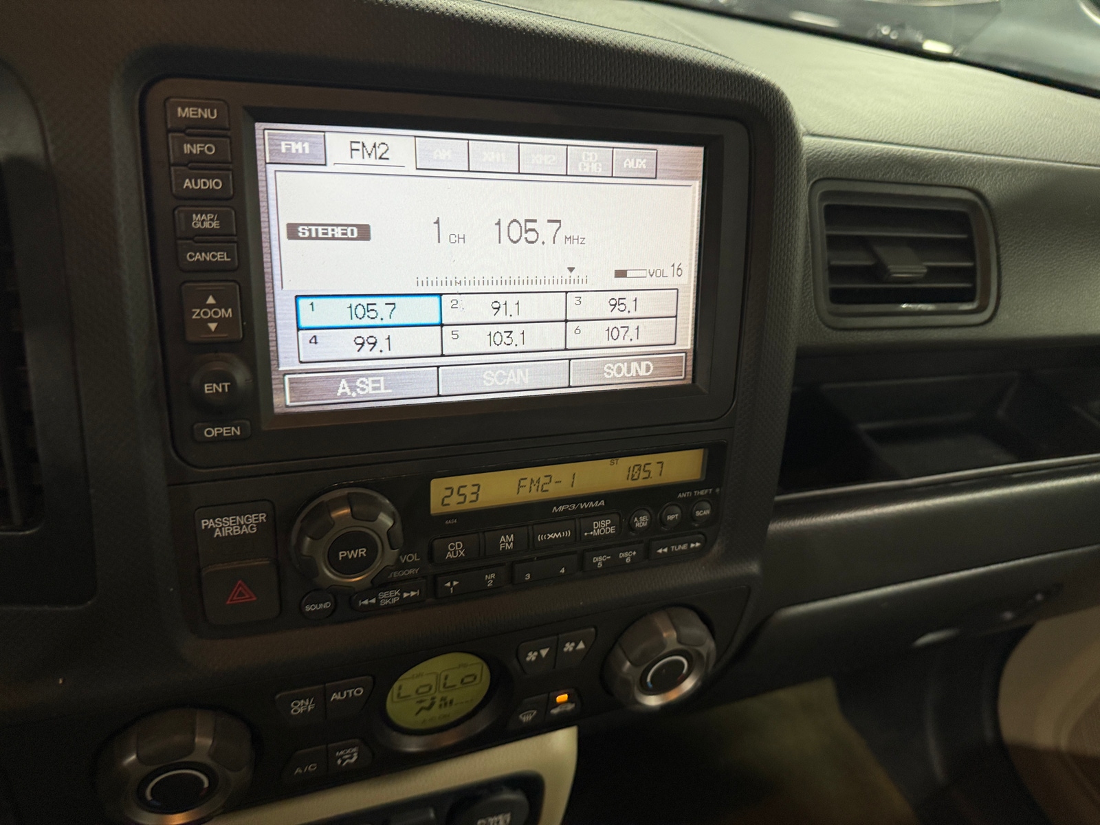 Thumbnail: 2013 Honda Ridgeline - 3