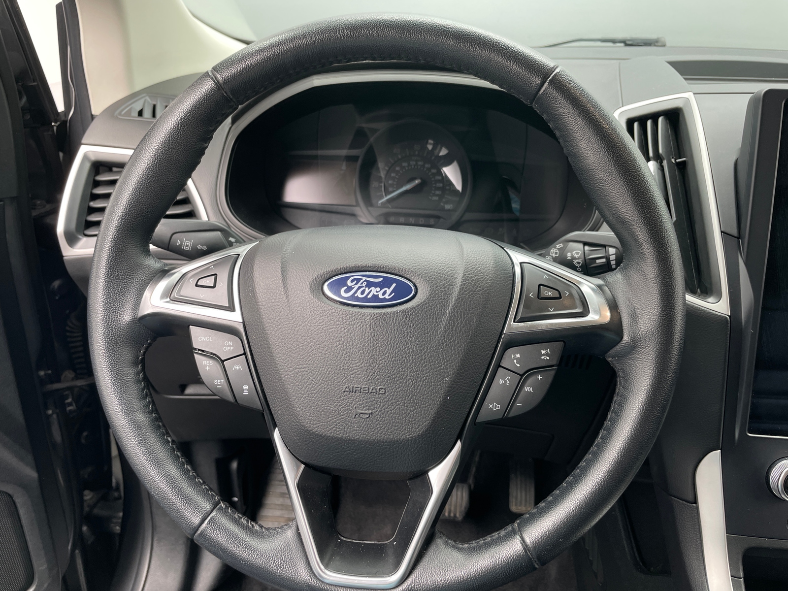 Thumbnail: 2023 Ford Edge - 4