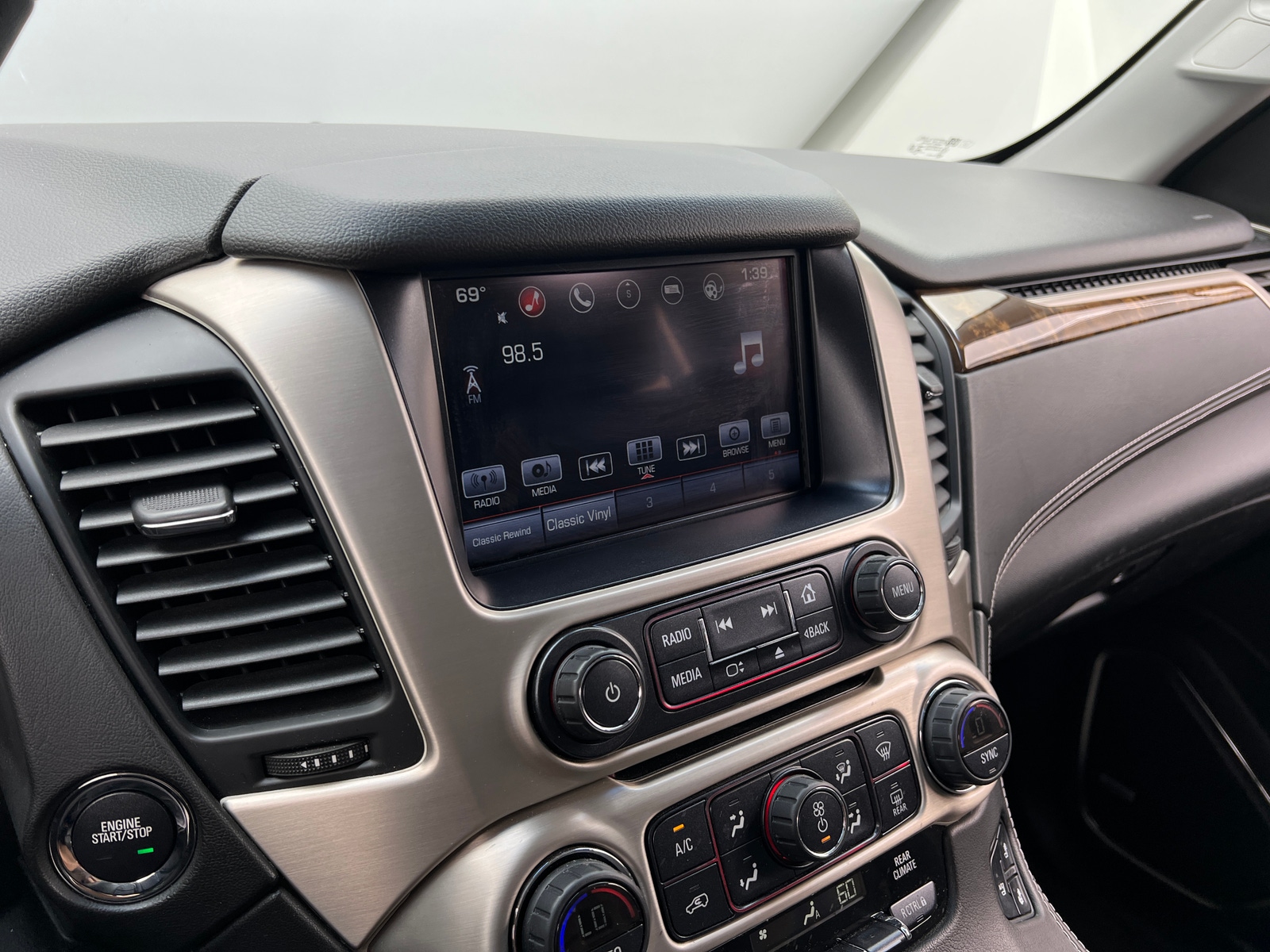 Thumbnail: 2016 GMC Yukon - 3