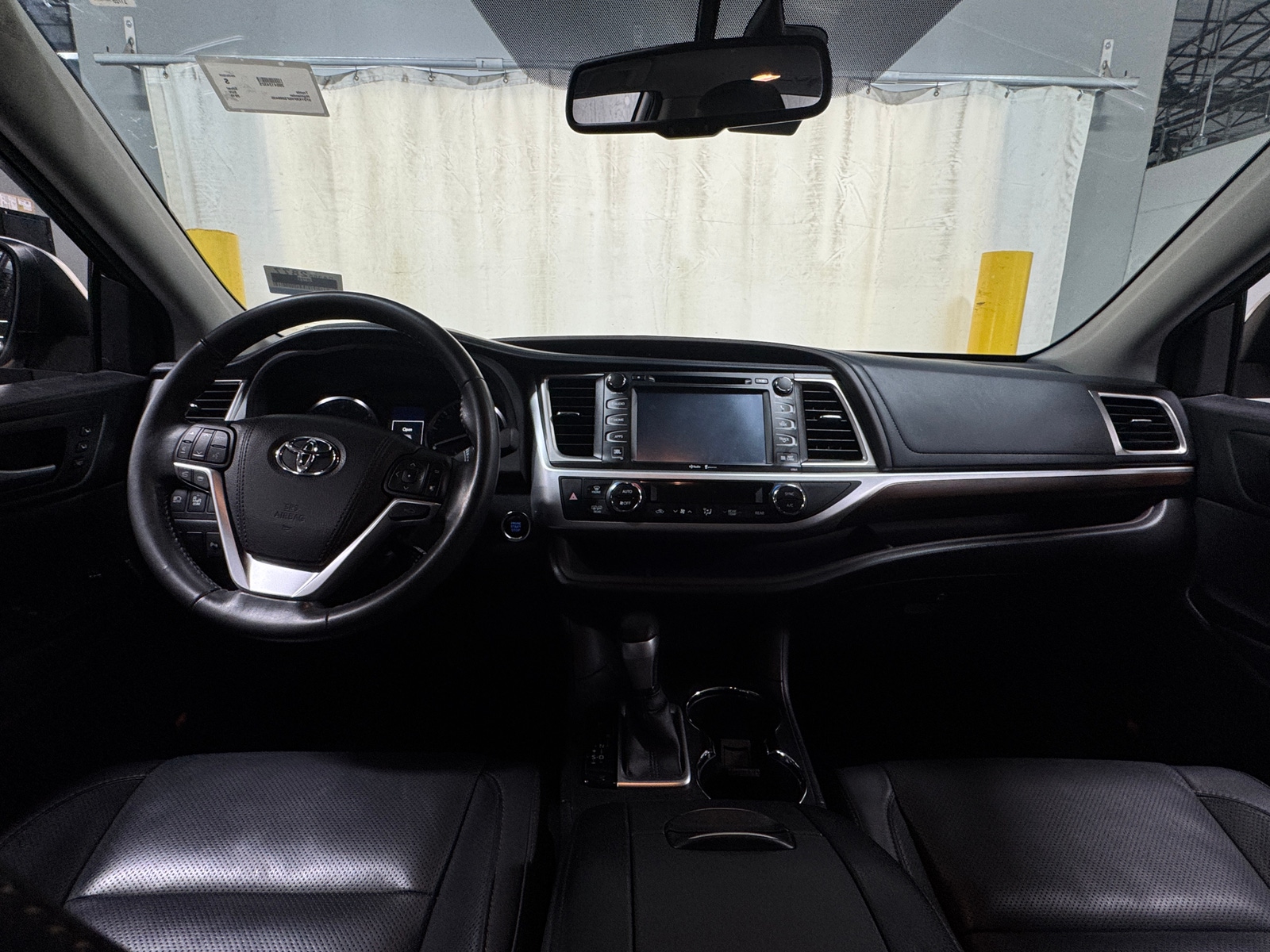 Thumbnail: 2015 Toyota Highlander - 2